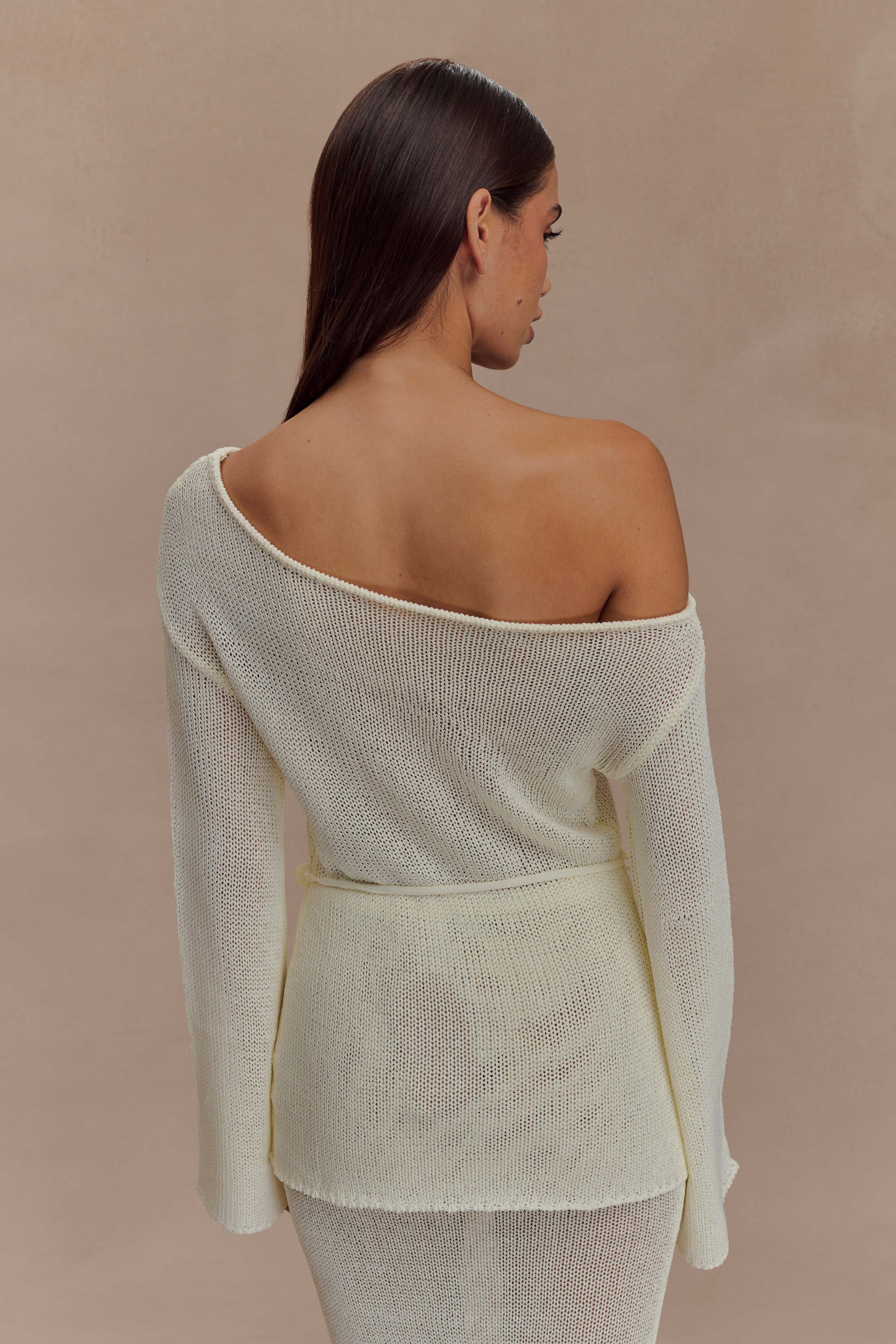 Reagan Off Shoulder Knit Top in White – Chic&Drifts