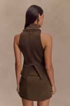 Hayes Faux Suede Belted Mini Skirt in Chocolate – Chic&Drifts