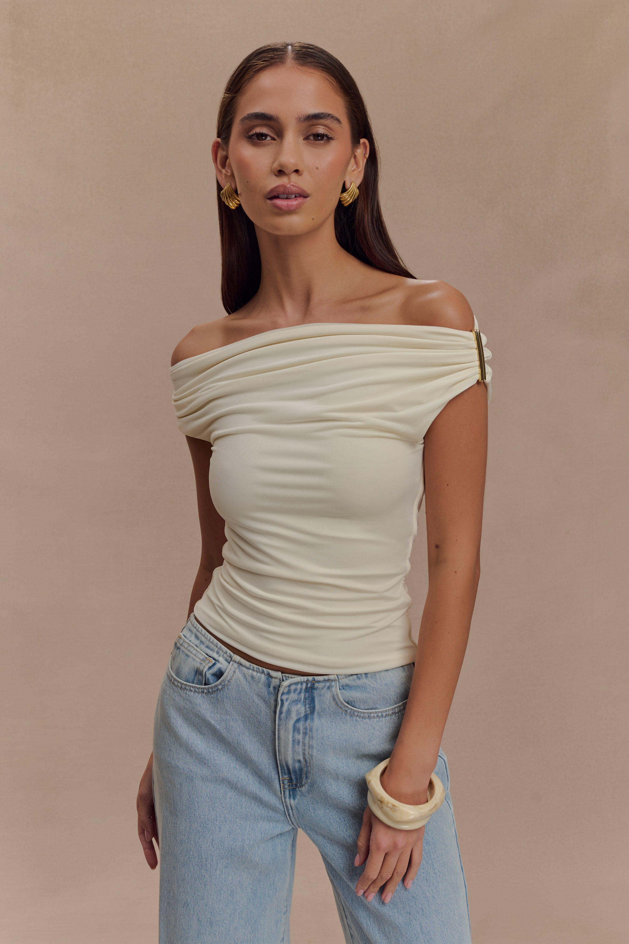 Kinsley Slinky Top With Hardware in Ivory – Chic&Drifts