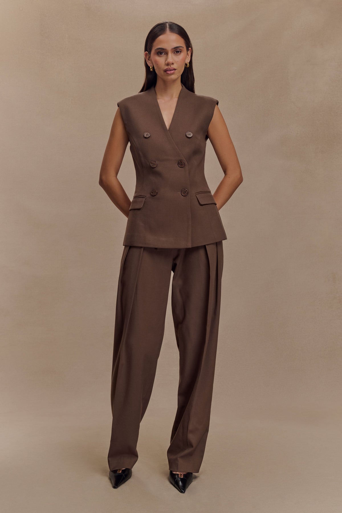 Penelope Pleated High Waisted Pants in Chocolate – Chic&Drifts