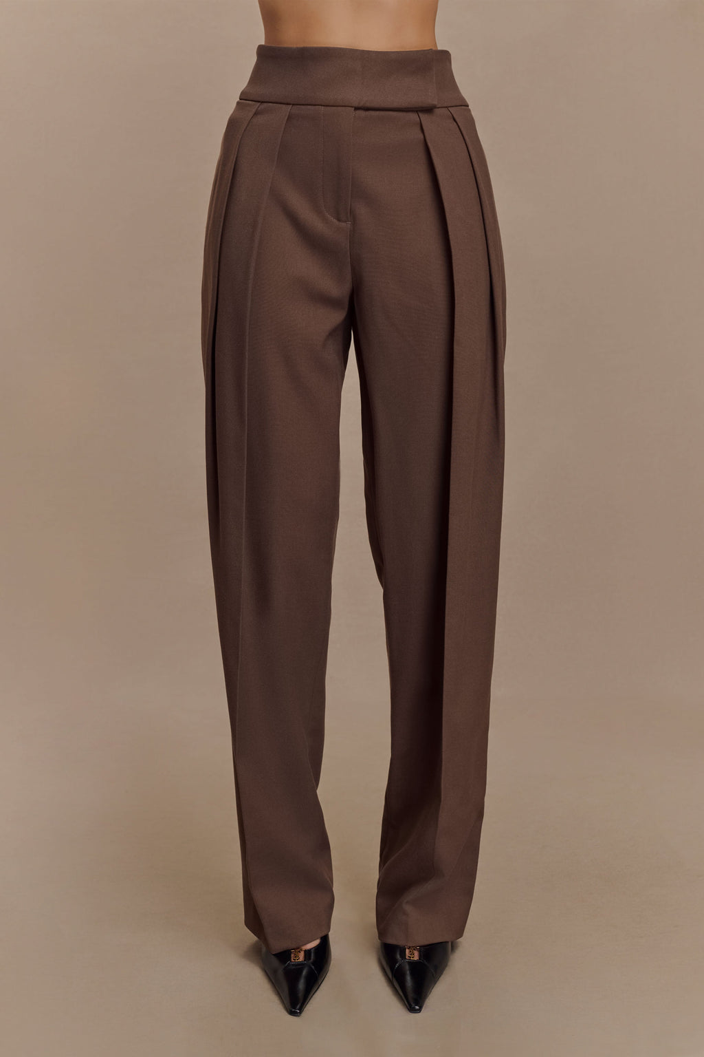 Penelope Pleated High Waisted Pants in Chocolate – Chic&Drifts