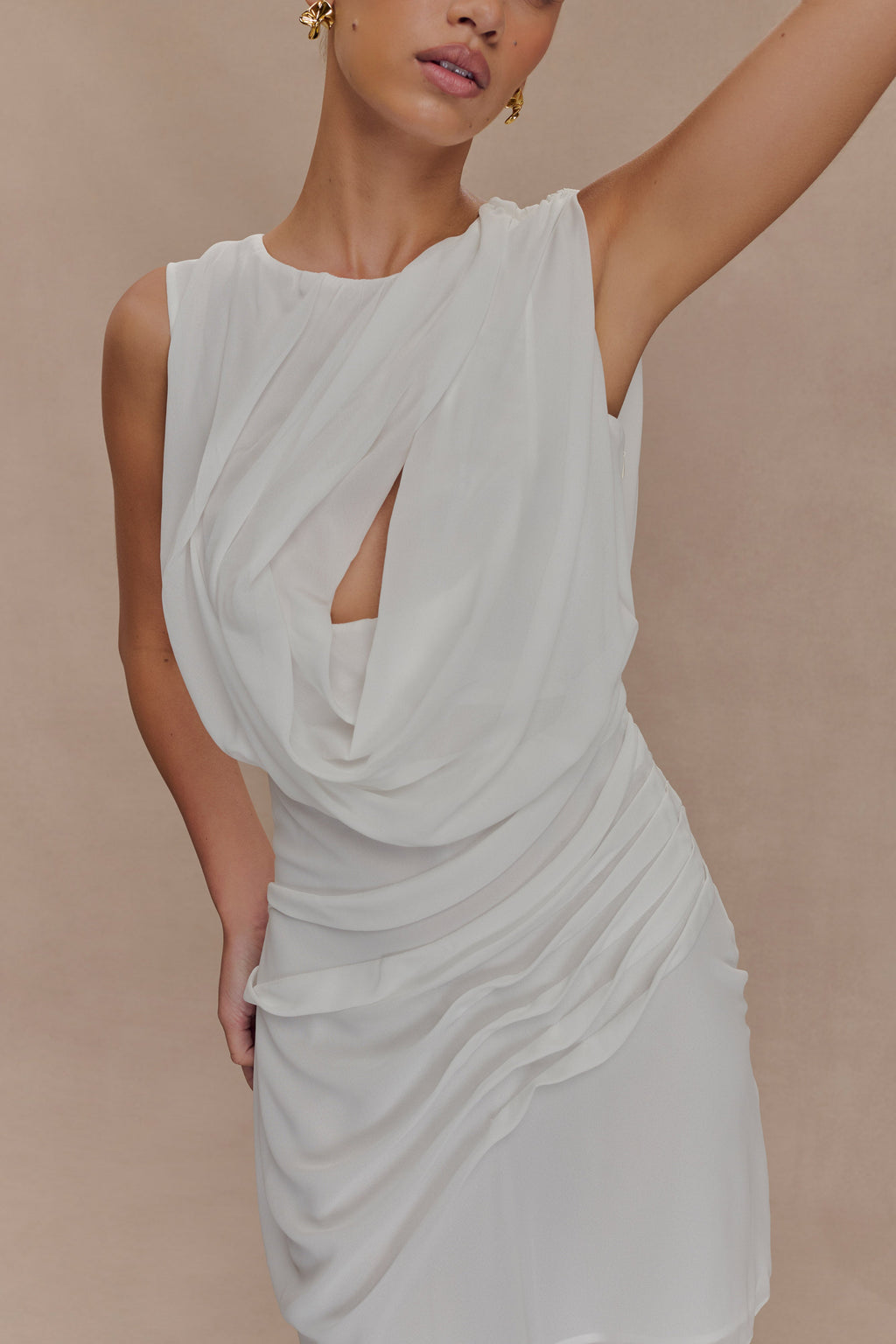 Oria Chiffon Mini Dress in White – Chic&Drifts