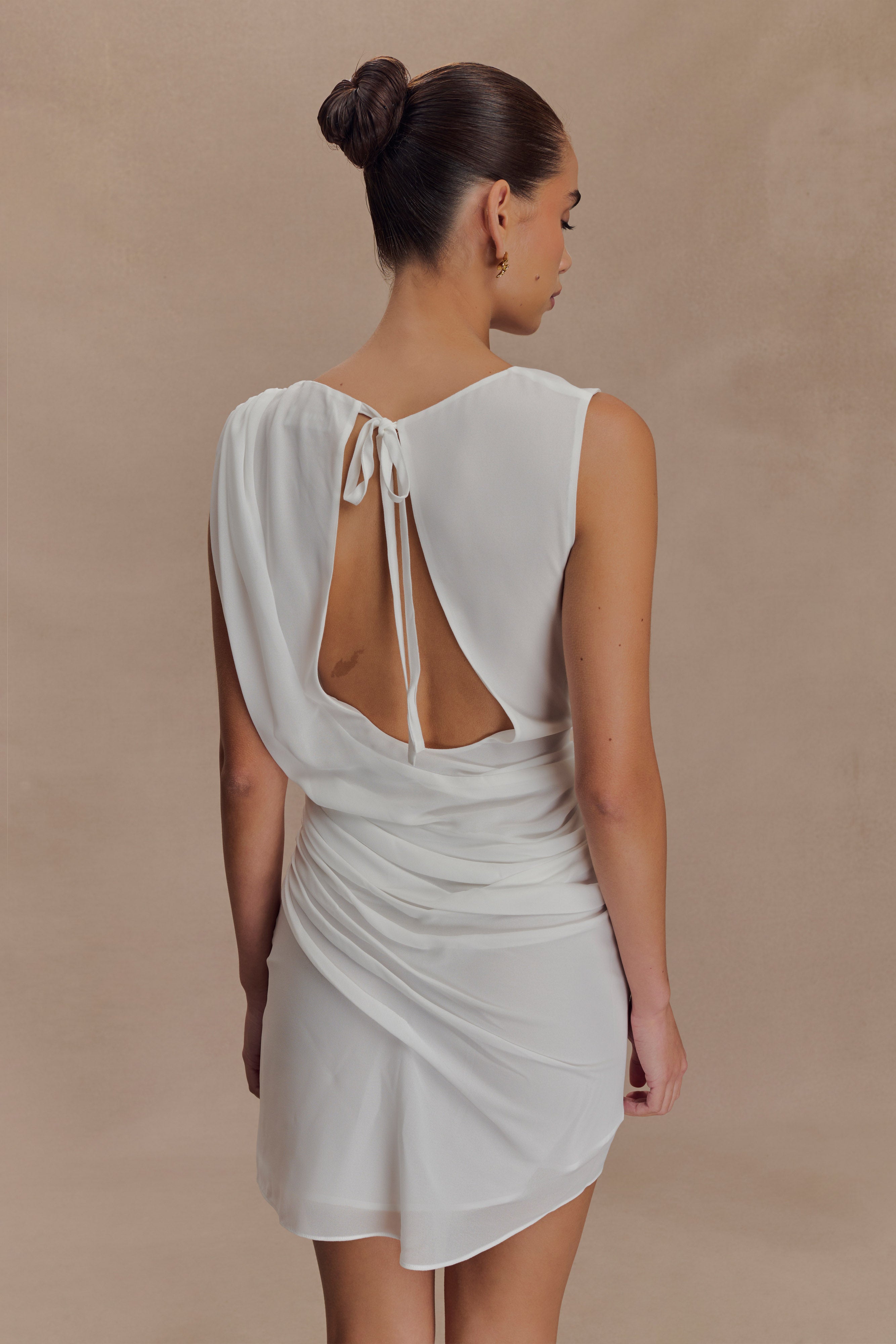 Oria Chiffon Mini Dress in White – Chic&Drifts