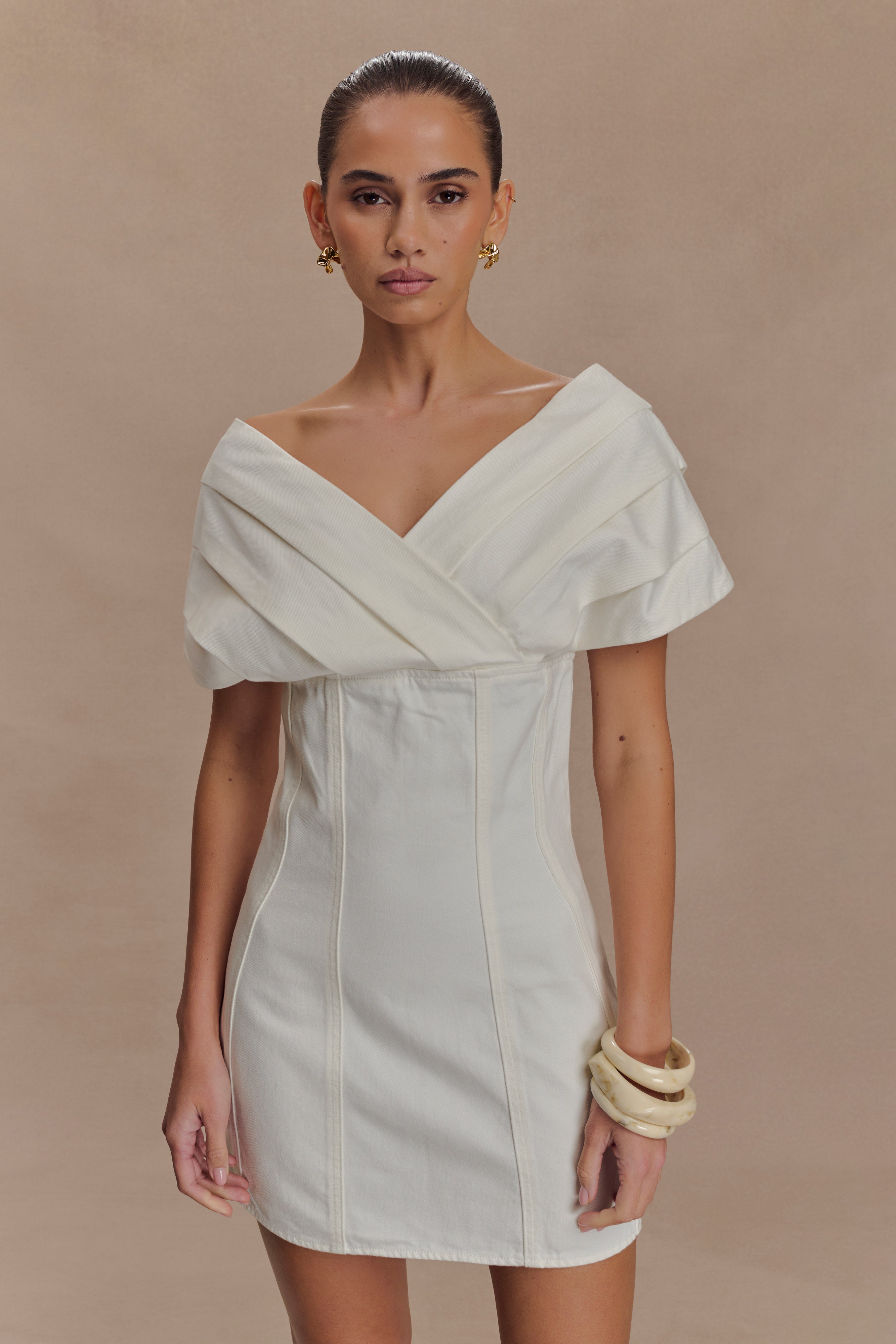 Pascale Off Shoulder Denim Mini Dress in White – Chic&Drifts