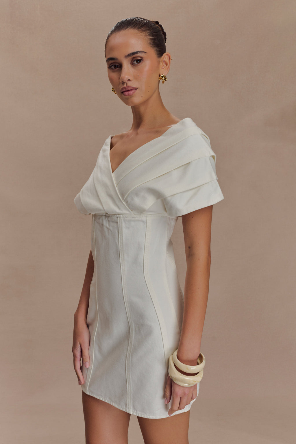 Pascale Off Shoulder Denim Mini Dress in White – Chic&Drifts