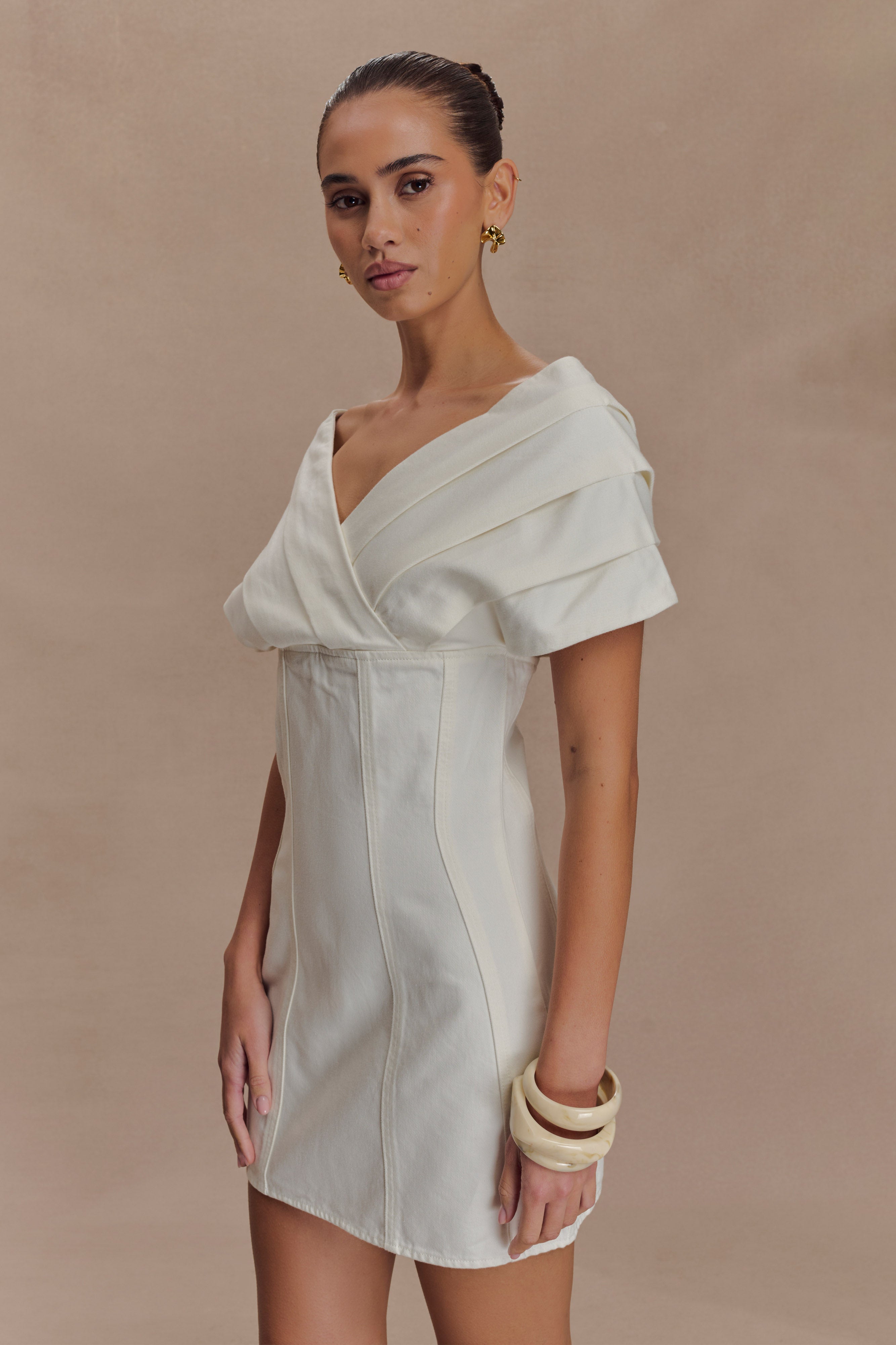 Pascale Off Shoulder Denim Mini Dress in White – Chic&Drifts