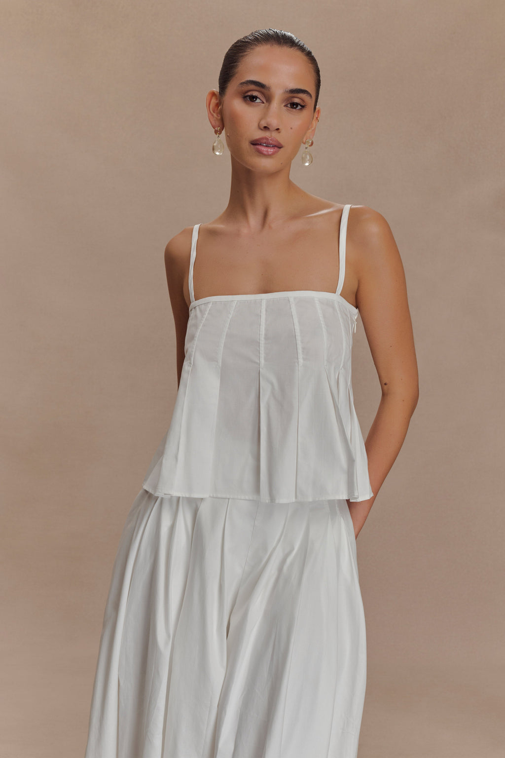 Mae Cotton Top in White – Chic&Drifts