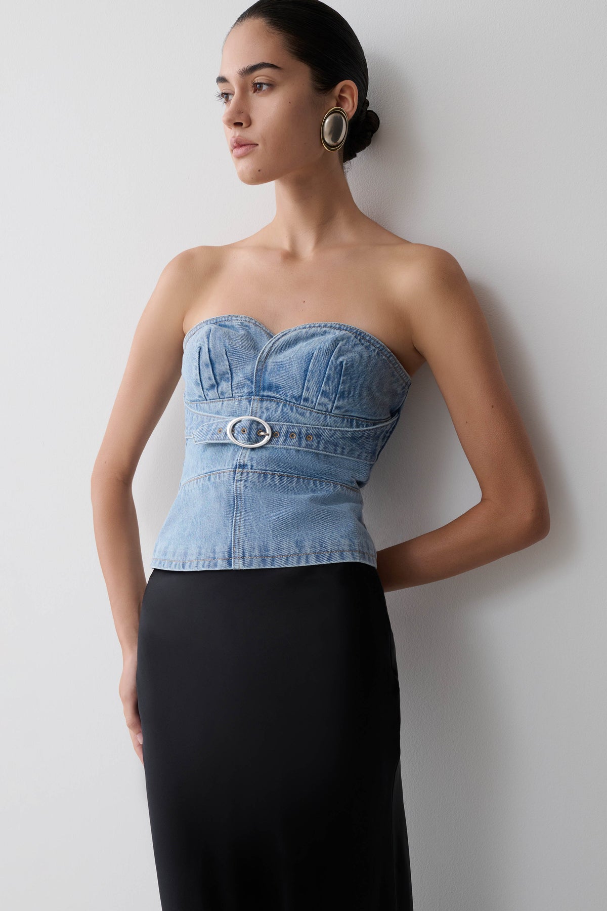 Tommy Strapless Denim Top With Buckle in Classic Blue – Chic&Drifts