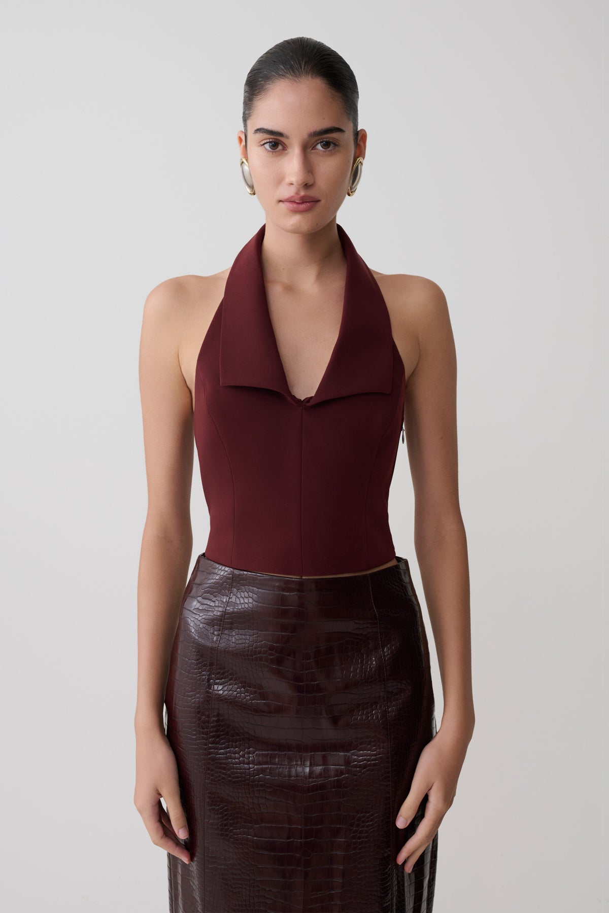 Calla Collared Sleeveless Halter Top in Ivory – Chic&Drifts