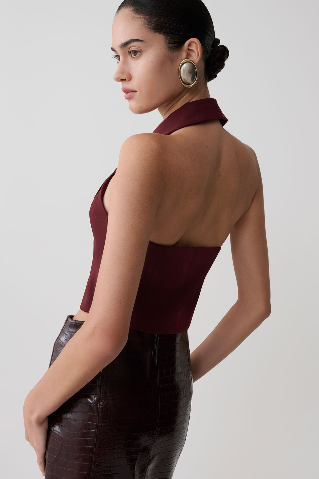Calla Collared Sleeveless Halter Top in Ivory – Chic&Drifts