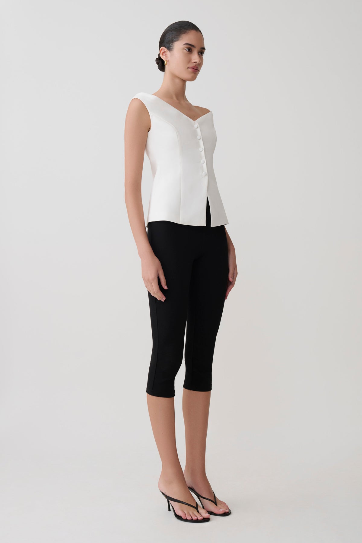 Billie Off Shoulder Sleeveless Button Top in White – Chic&Drifts