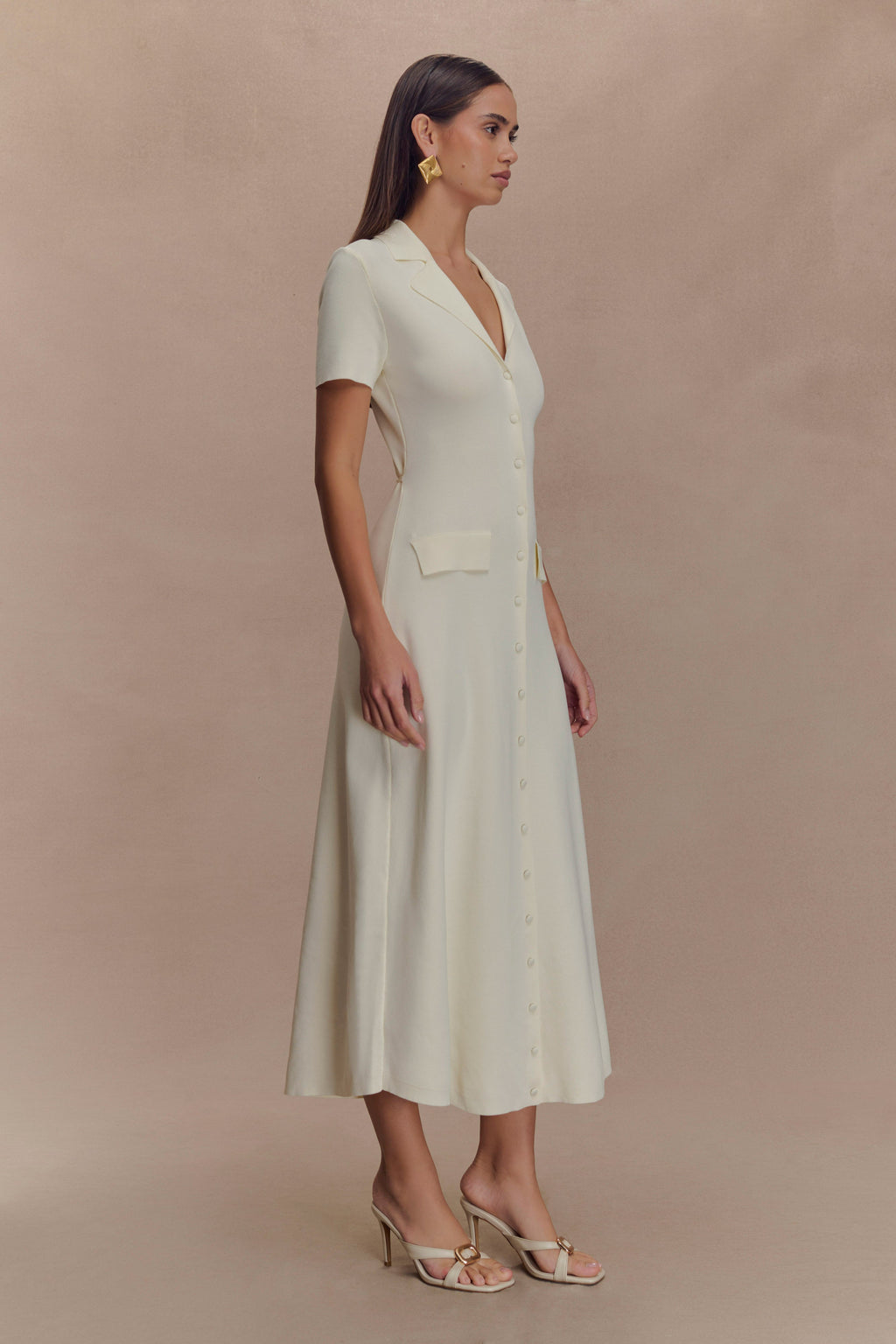 Pearson Short Sleeve Knit Midi Dress in Ivory – Chic&Drifts