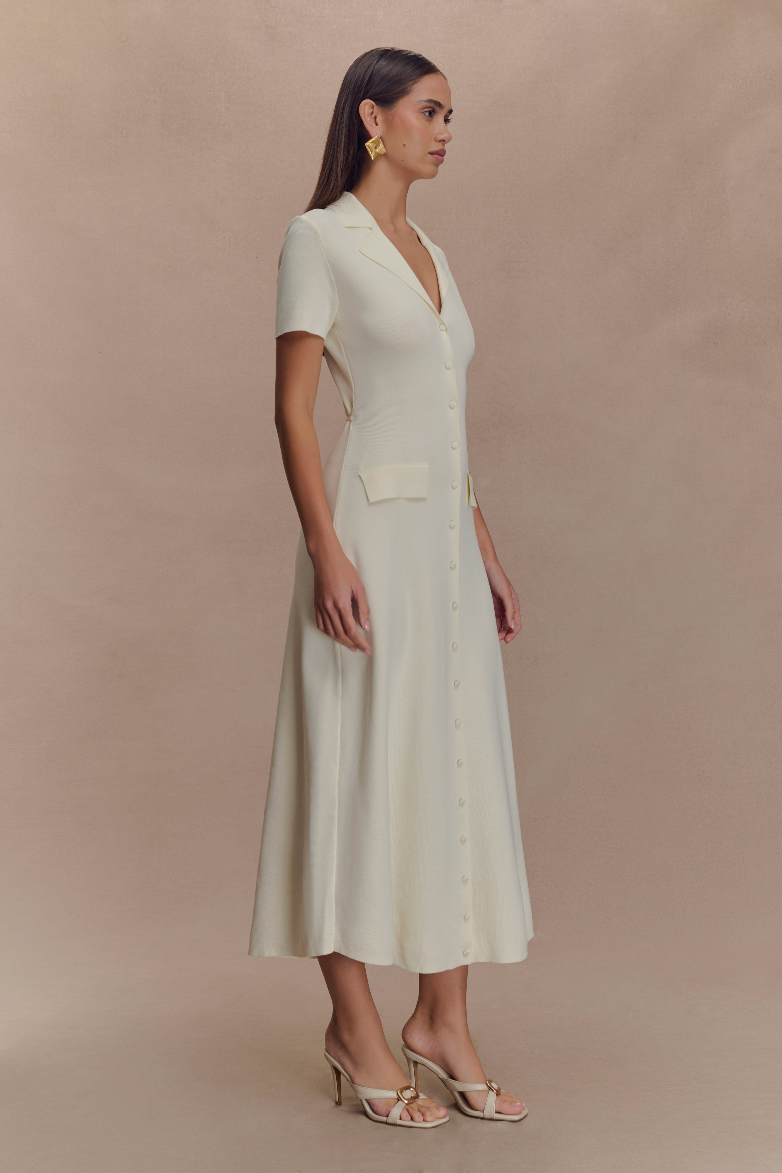 Pearson Short Sleeve Knit Midi Dress in Ivory – Chic&Drifts