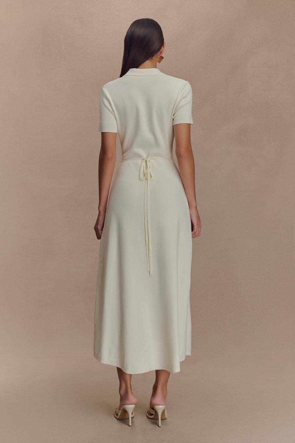 Pearson Short Sleeve Knit Midi Dress in Ivory – Chic&Drifts
