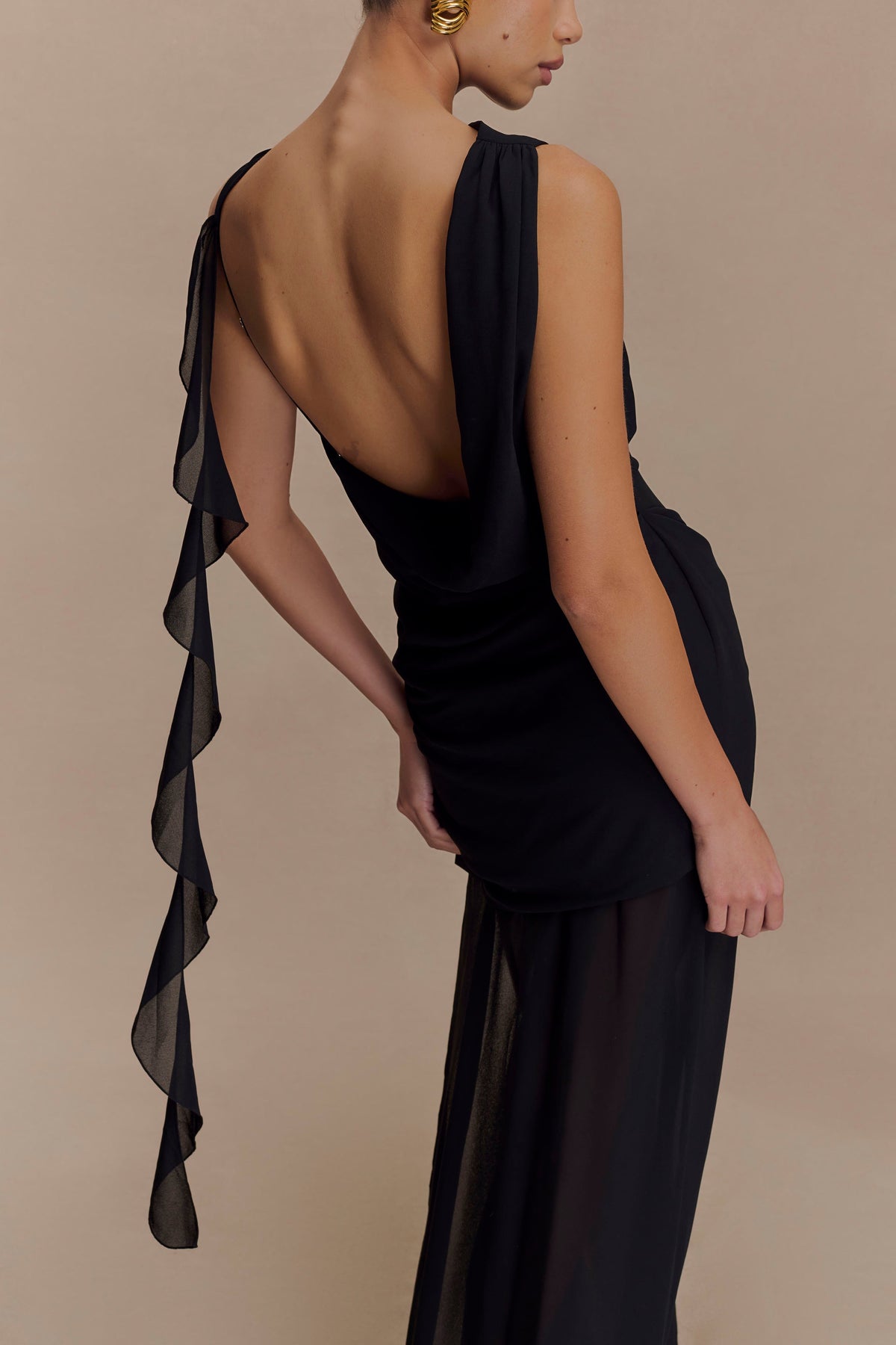 Daria Draped Chiffon Maxi Dress in Black – Chic&Drifts