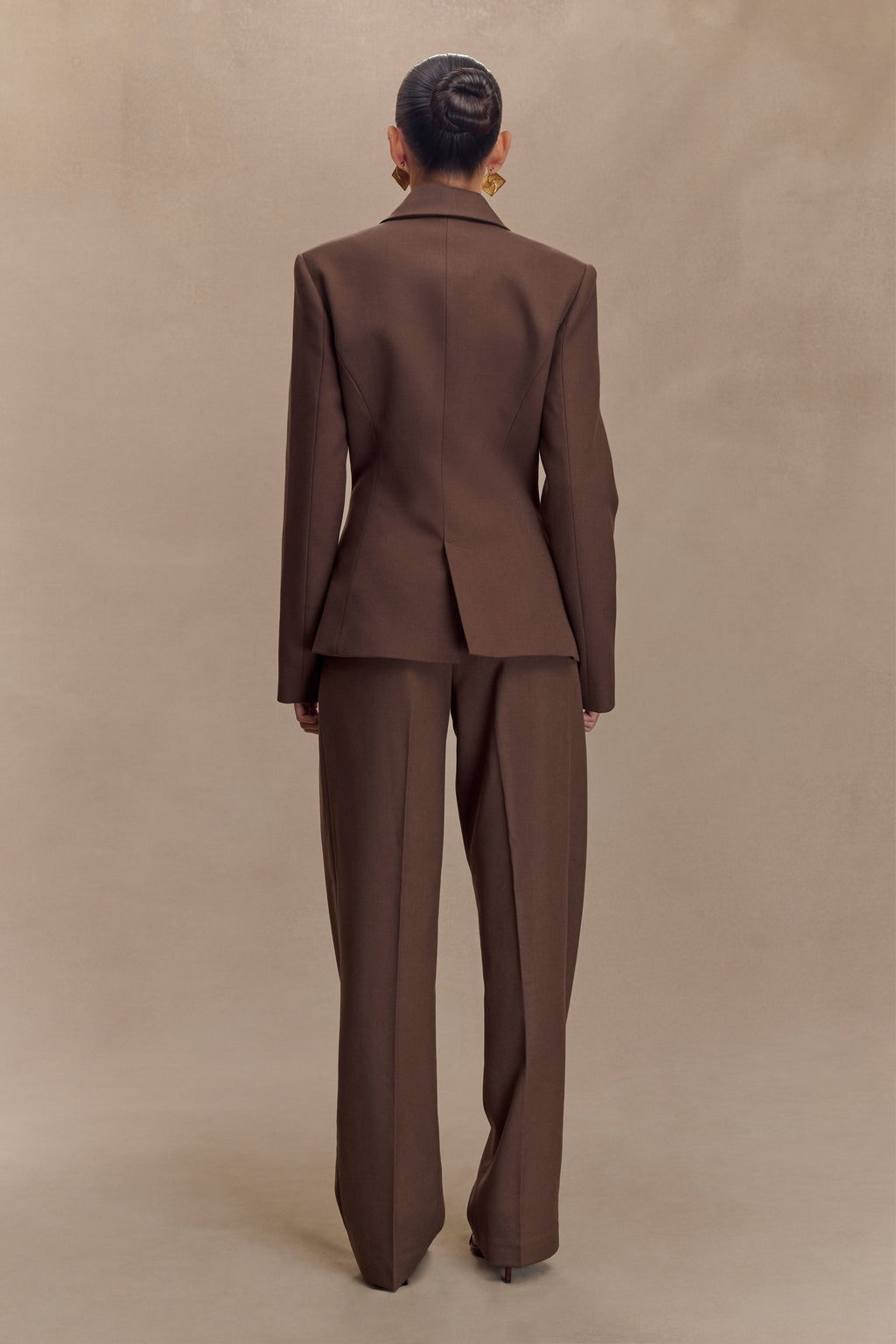 Penelope Pleated High Waisted Pants in Chocolate – Chic&Drifts