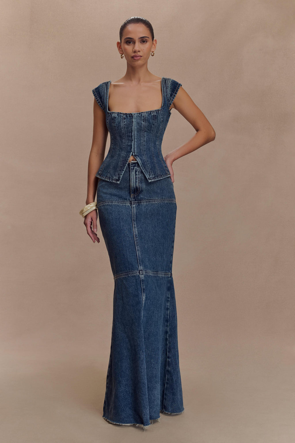 Loretta Denim Maxi Skirt in Washed Dark Blue – Chic&Drifts