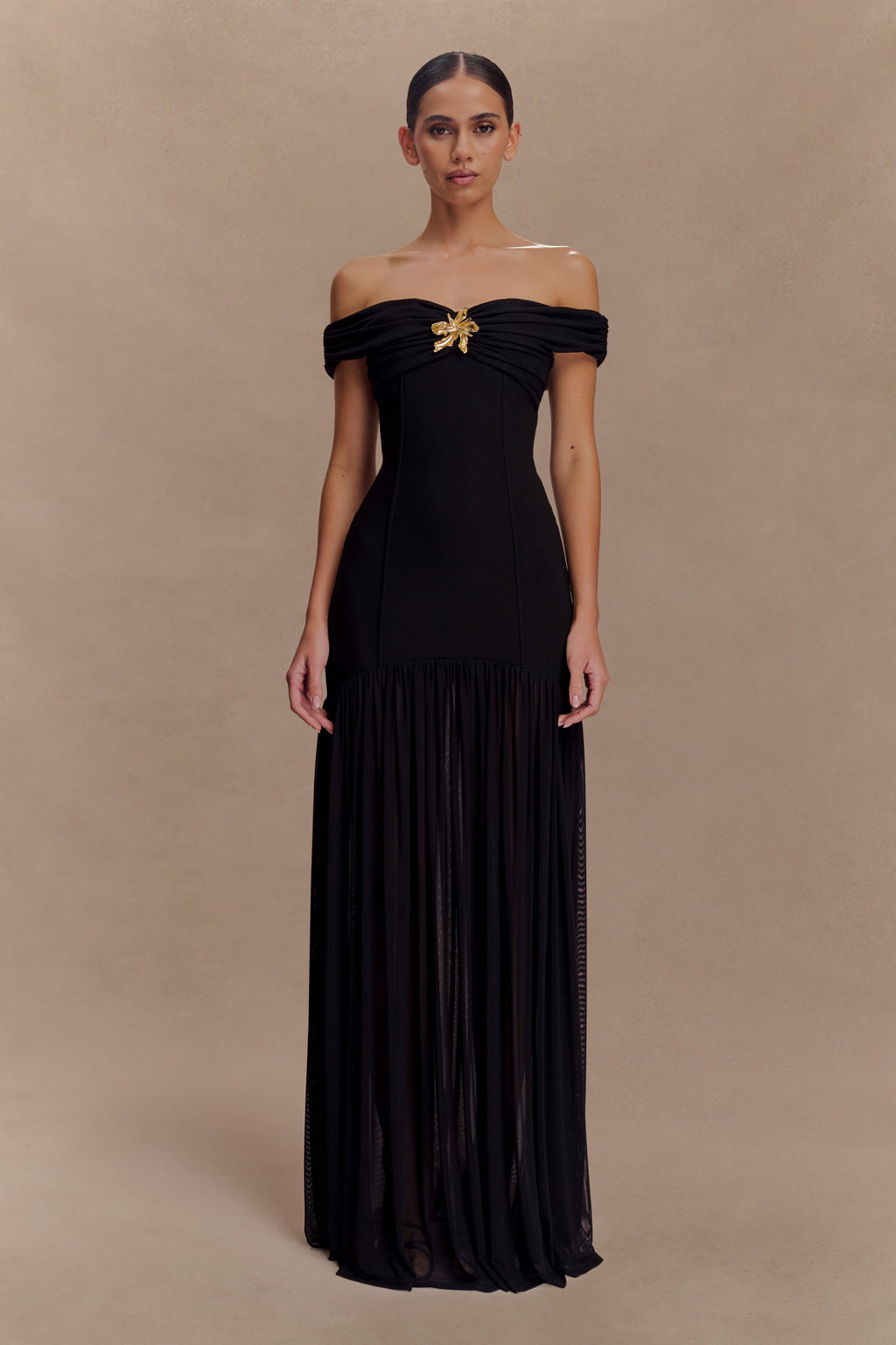 Kellie Off Shoulder Crepe Maxi Dress in Black – Chic&Drifts