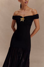 Kellie Off Shoulder Crepe Maxi Dress in Black – Chic&Drifts