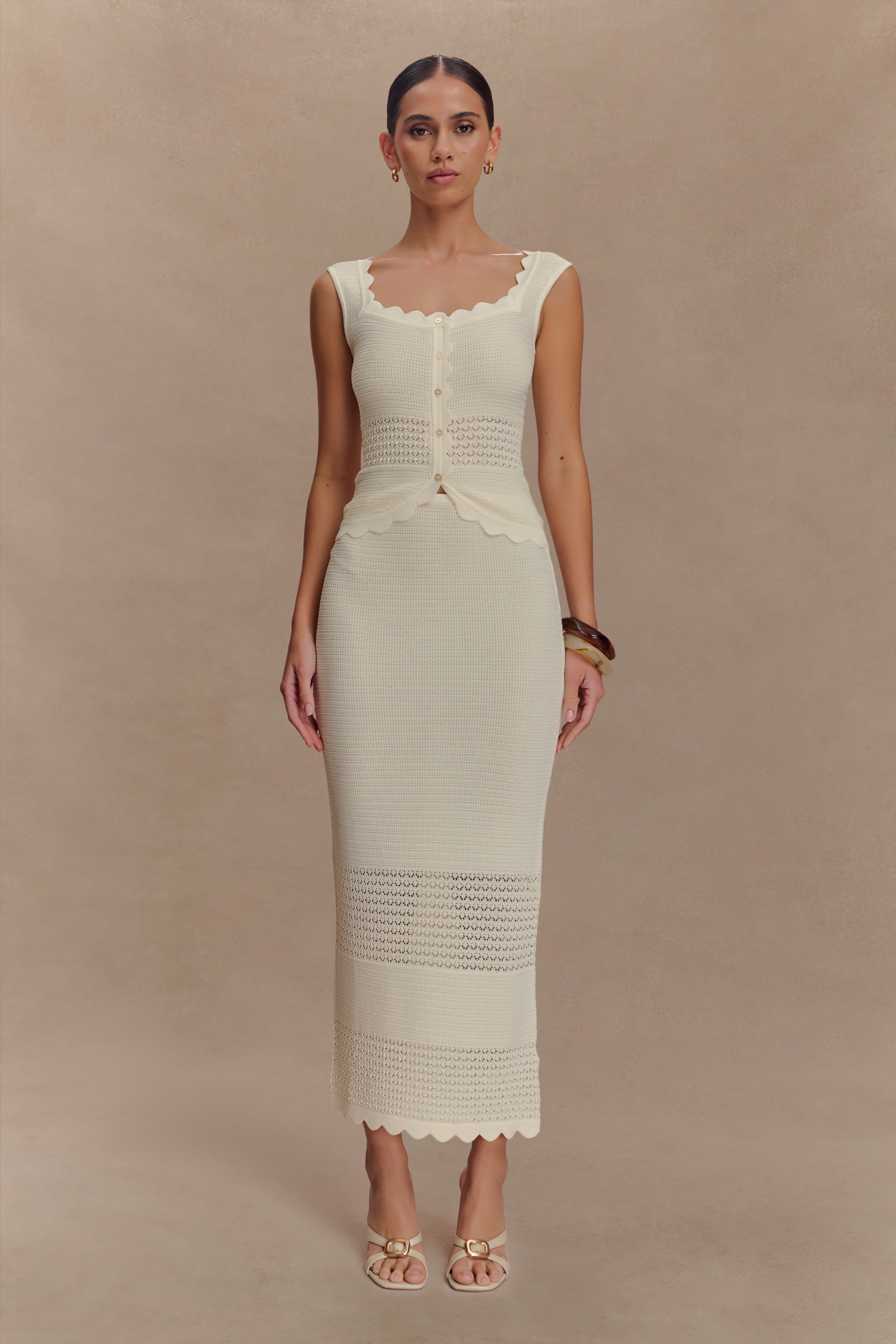 Madeline Scallop Knit Midi Skirt in Ivory – Chic&Drifts