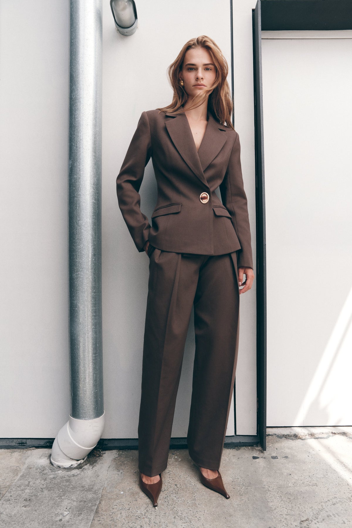 Penelope Pleated High Waisted Pants in Chocolate – Chic&Drifts