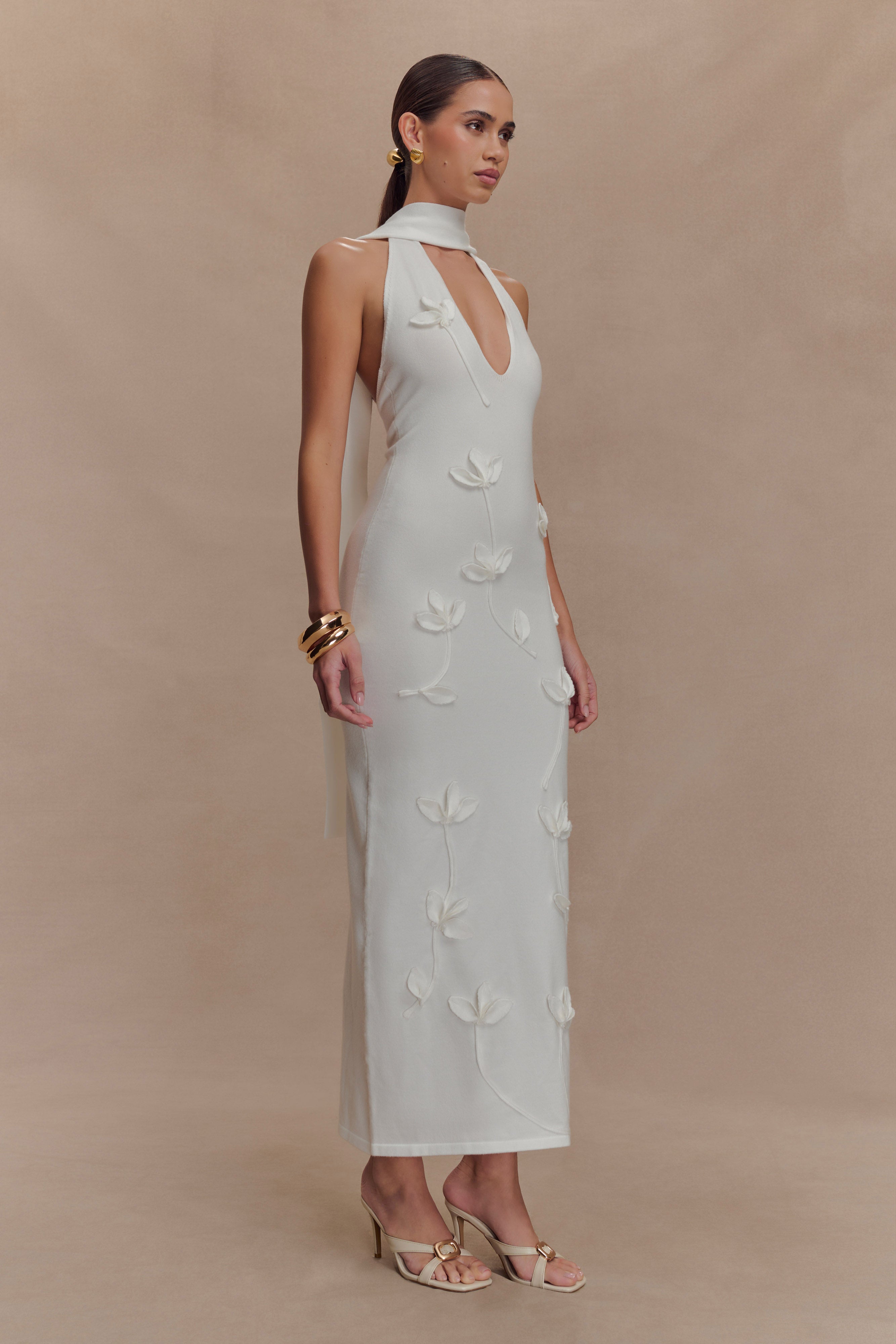 Wynn Floral Knit Midi Dress in White – Chic&Drifts