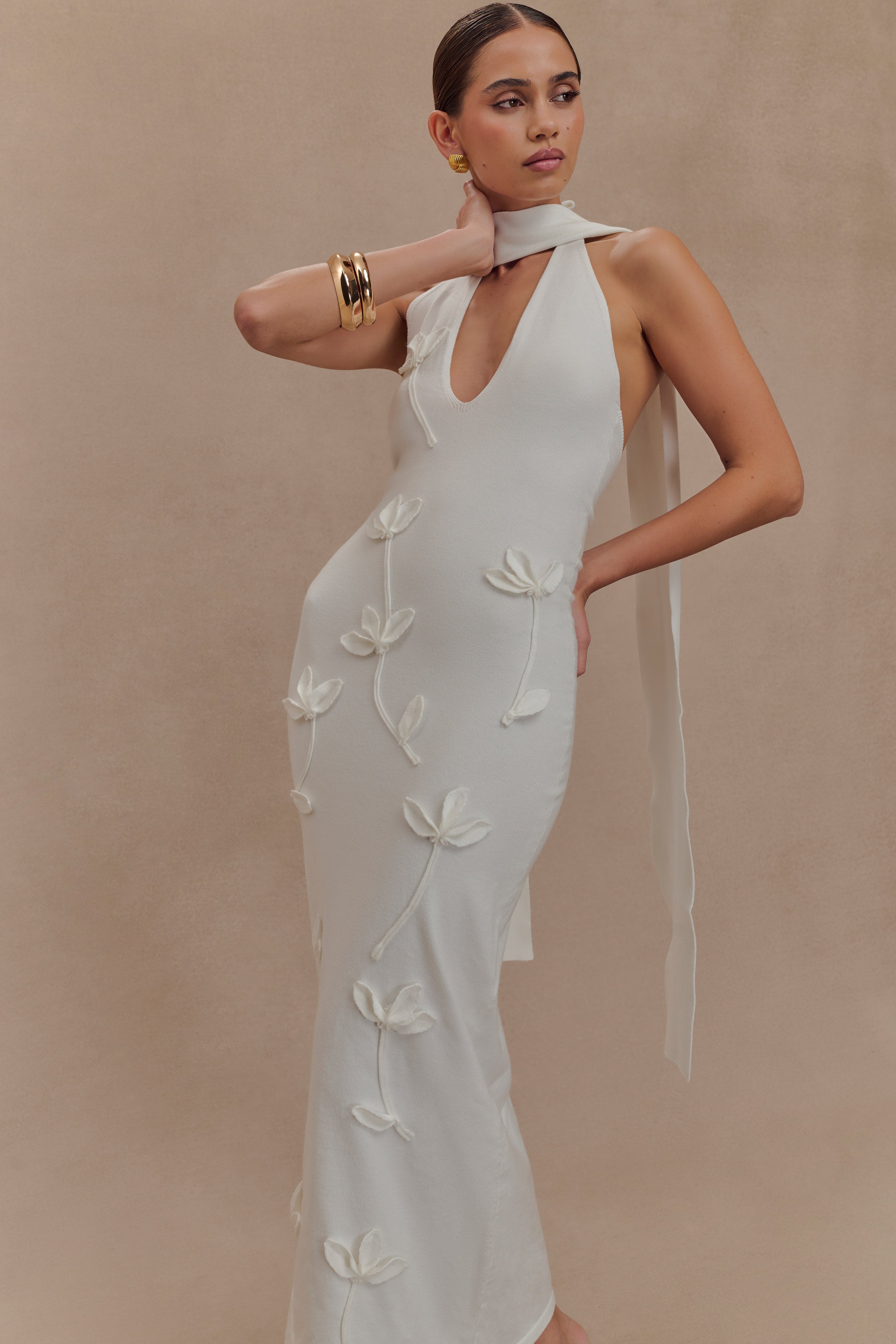 Wynn Floral Knit Midi Dress in White – Chic&Drifts