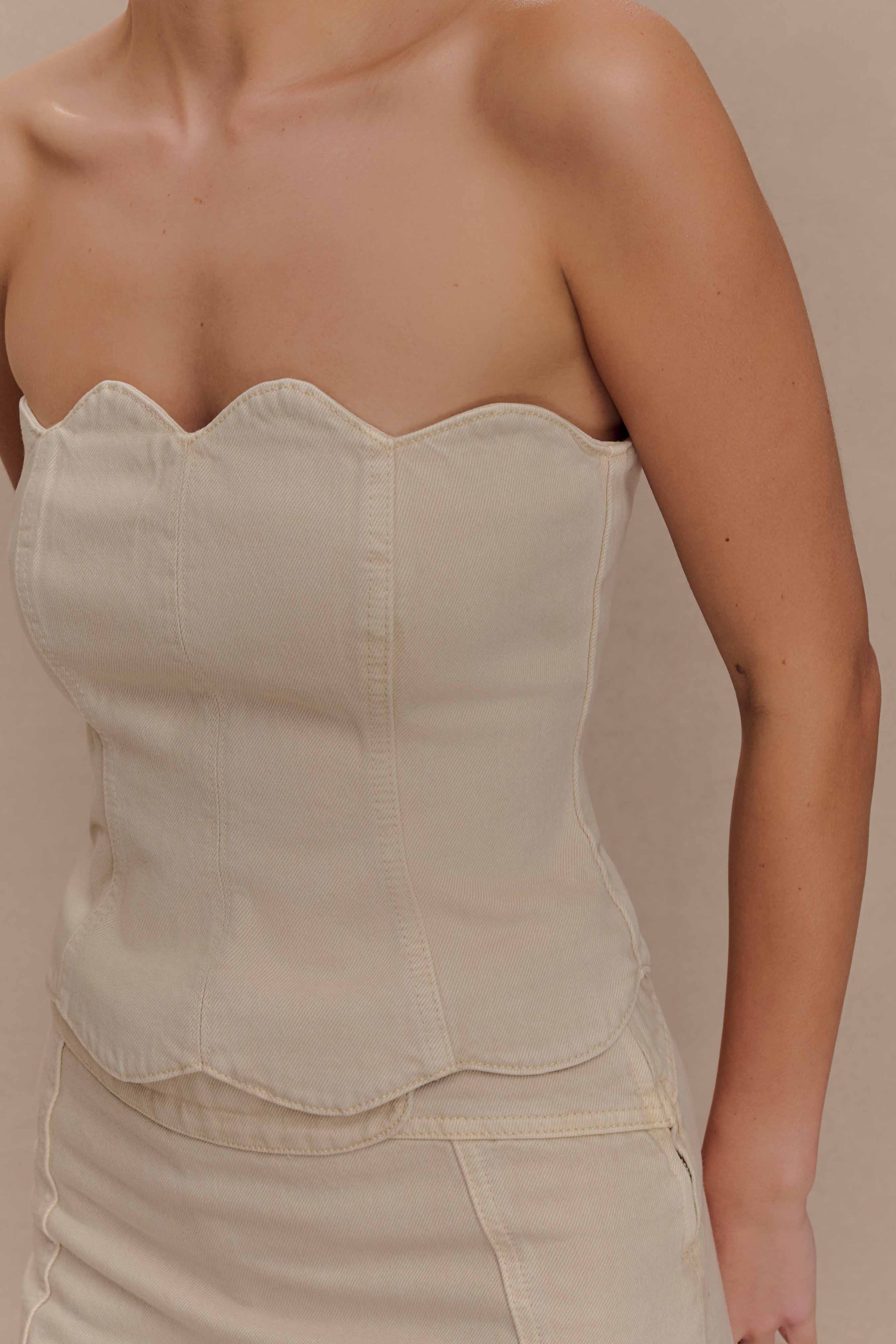Oakley Strapless Scallop Denim Top in Stone Wash – Chic&Drifts