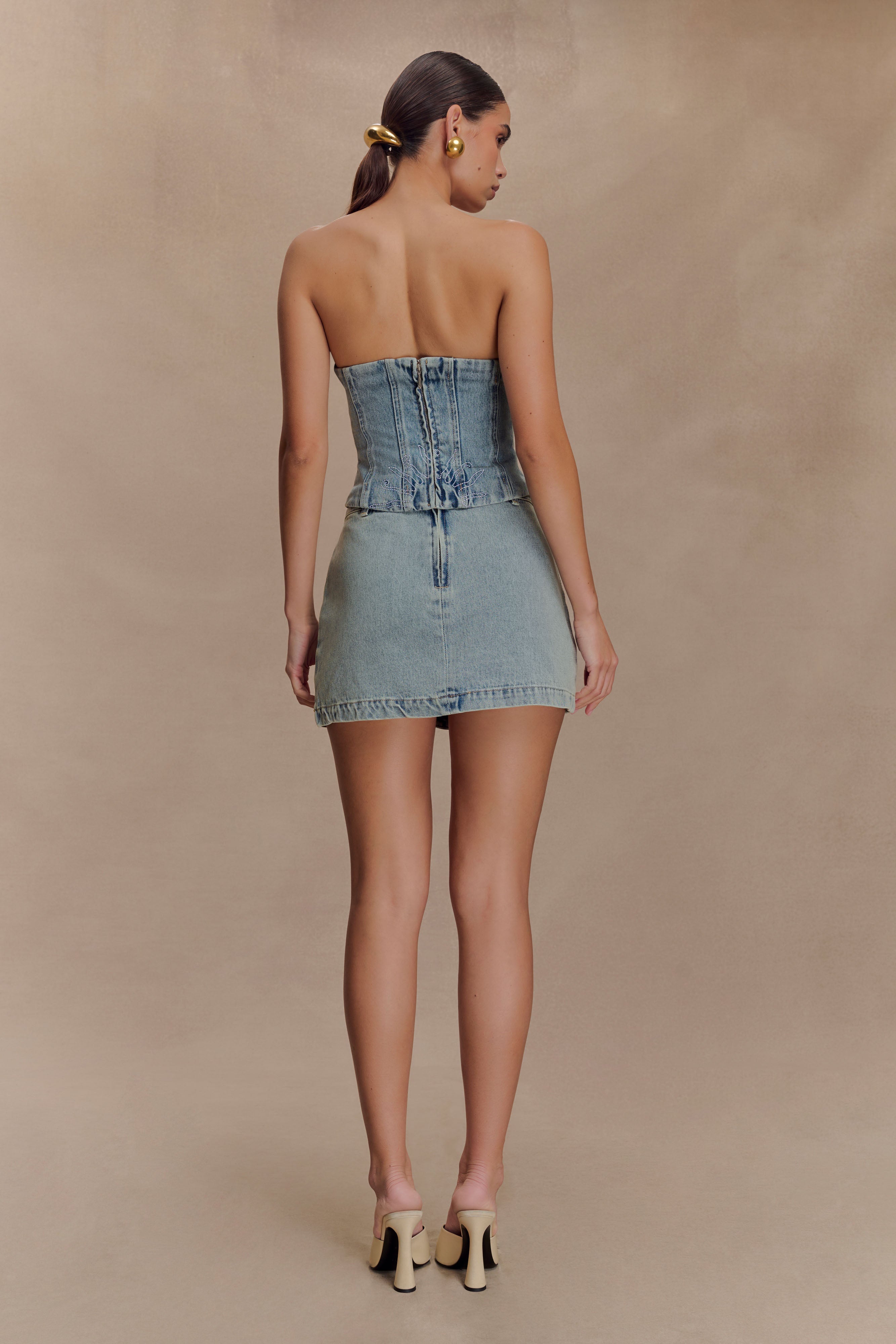 Alessia Embroidered Denim Corset in Light Vintage – Chic&Drifts