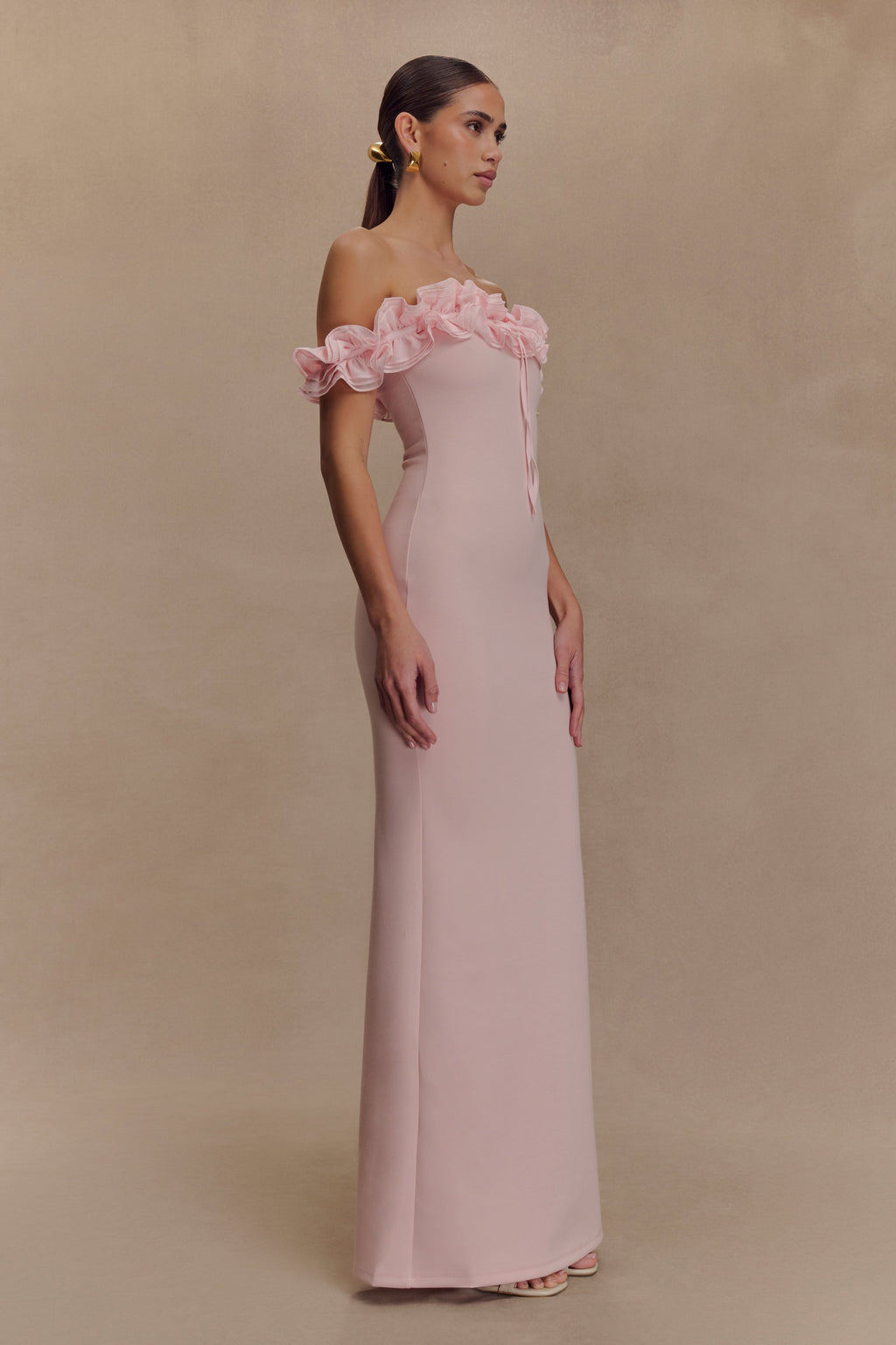 Nova Ruffle Off Shoulder Maxi Dress in Ballet Pink – Chic&Drifts