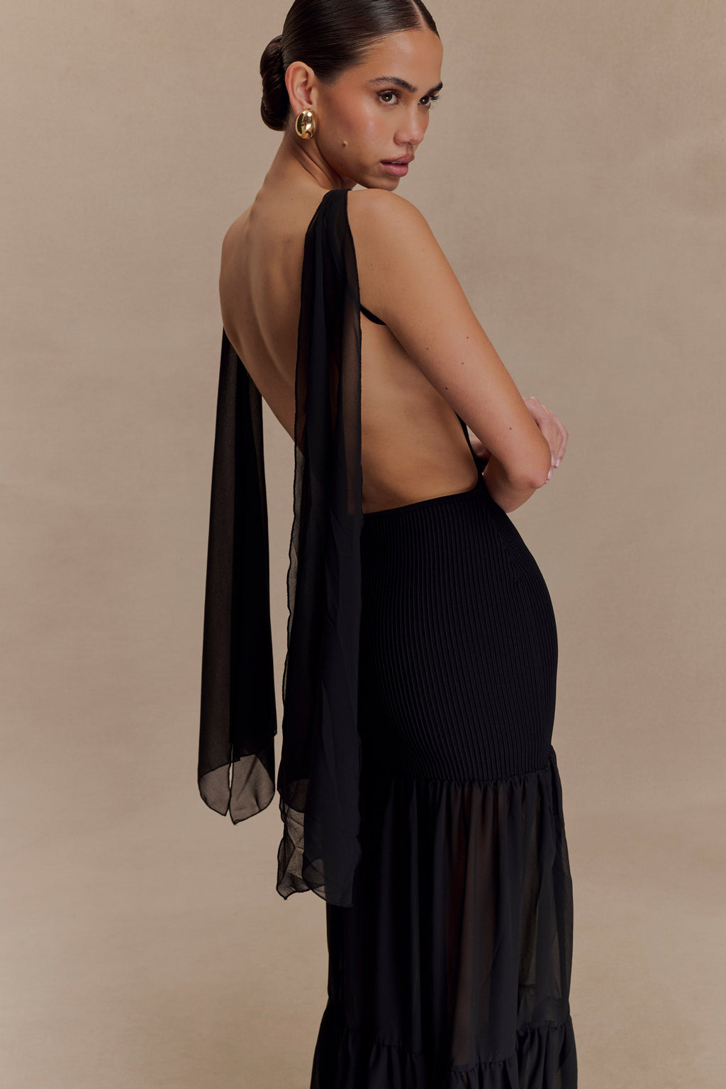 Haille Knit Chiffon Maxi Dress in Black – Chic&Drifts