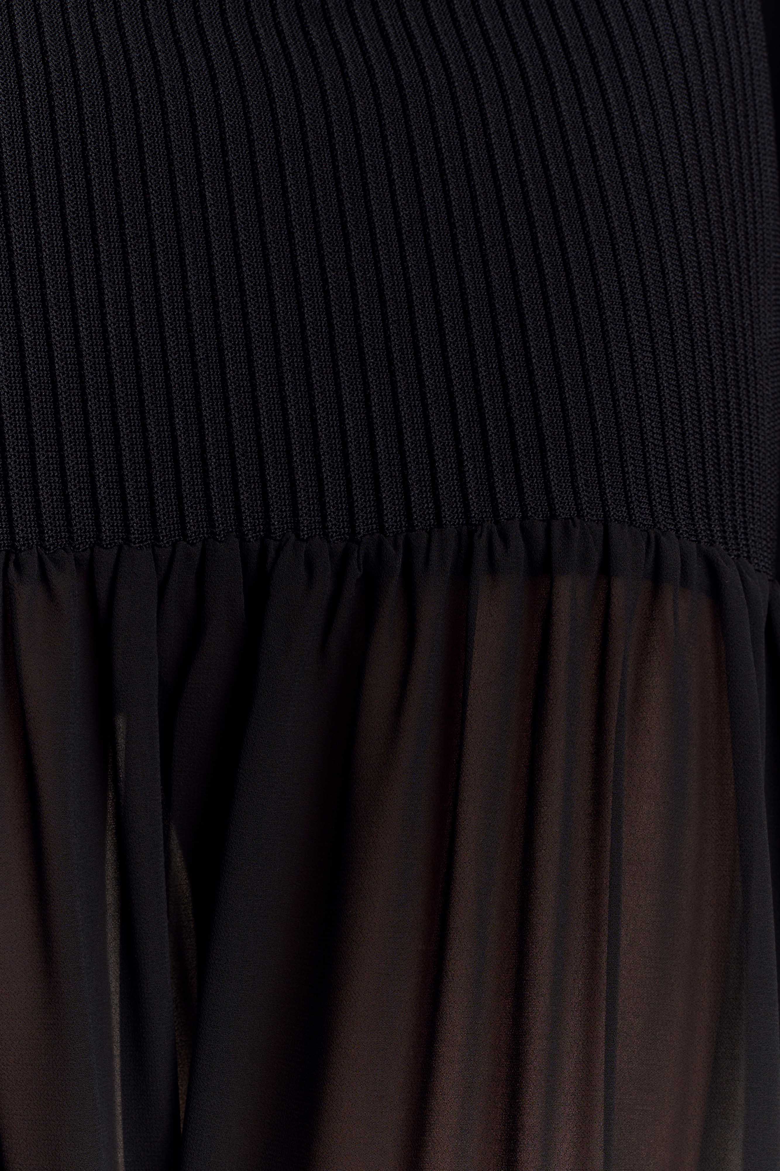 Haille Knit Chiffon Maxi Dress in Black – Chic&Drifts