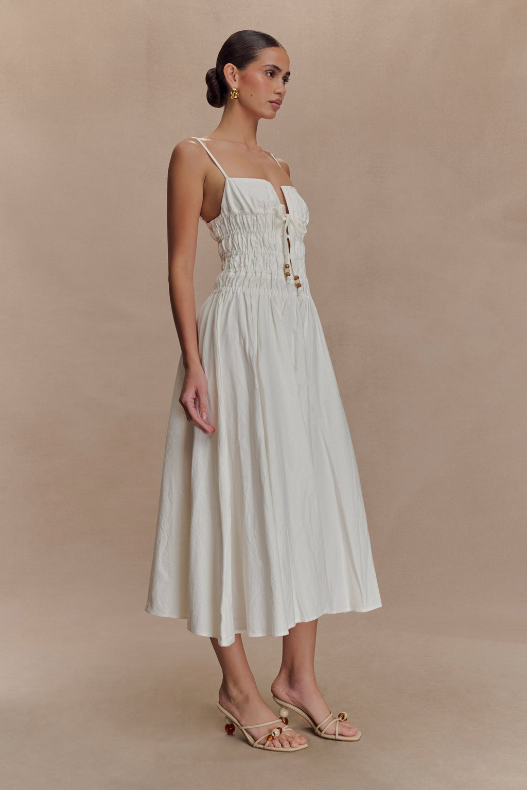 Elias Shirred Cotton Midi Dress in White – Chic&Drifts