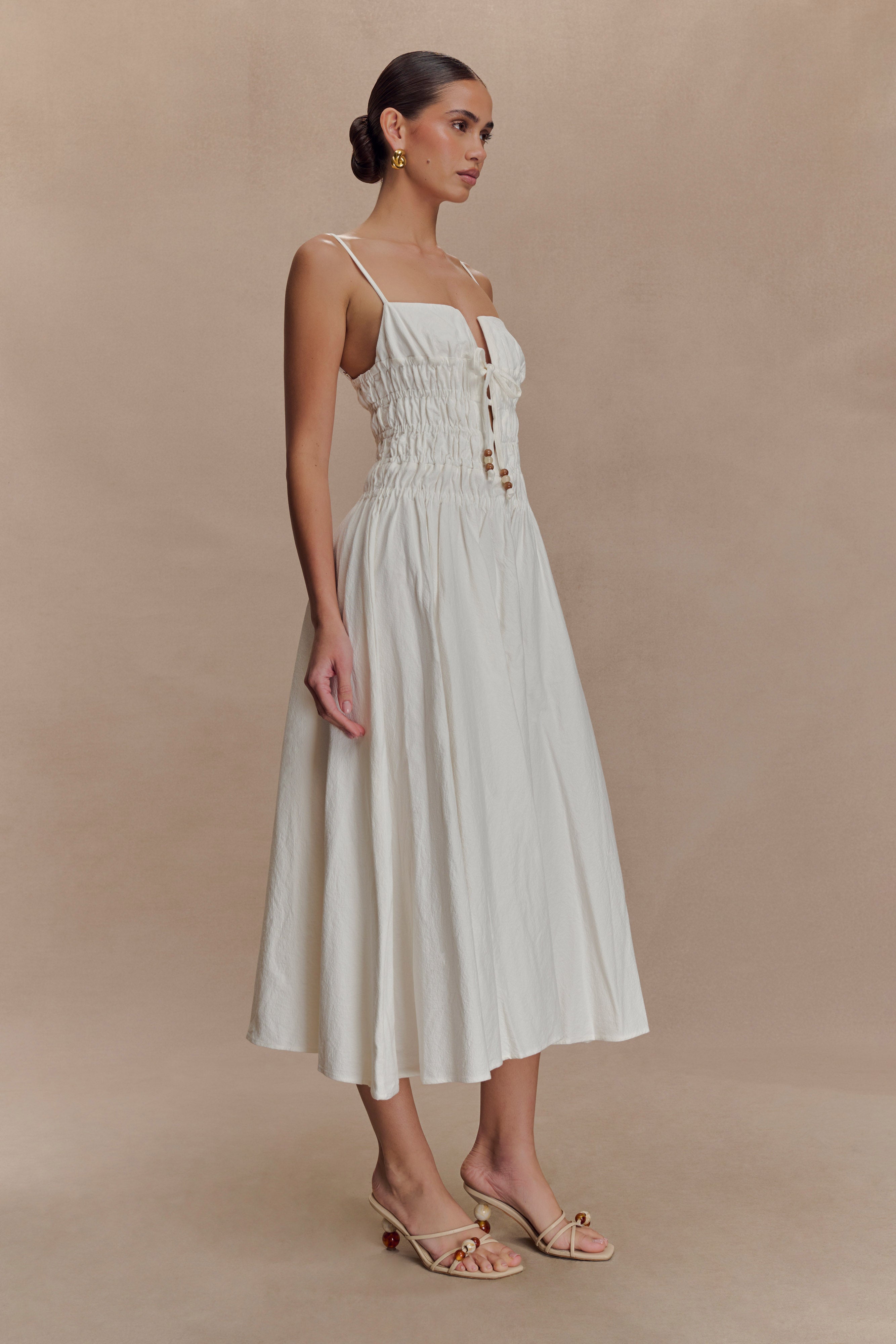 Elias Shirred Cotton Midi Dress in White – Chic&Drifts