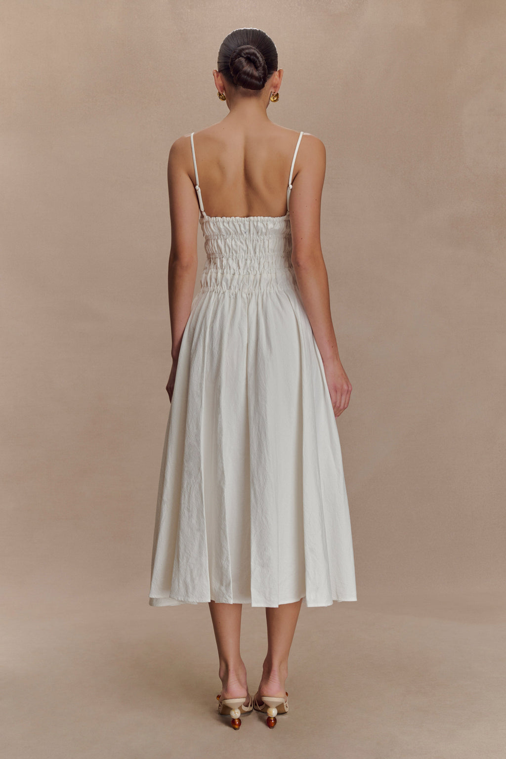 Elias Shirred Cotton Midi Dress in White – Chic&Drifts