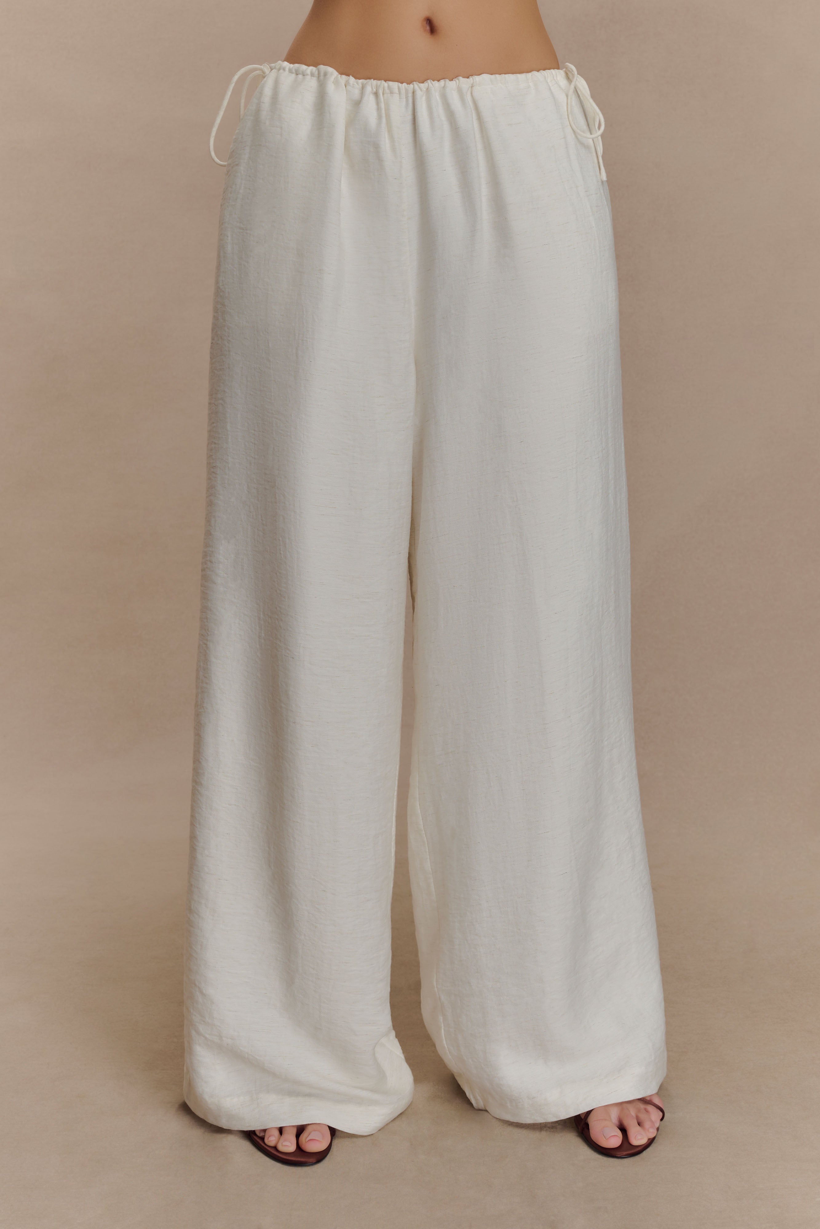 Callum Drawstring Straight Leg Pants in White – Chic&Drifts