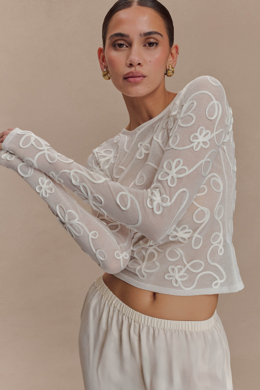 Omari Embroidery Long Sleeve Knit Top in Ivory – Chic&Drifts