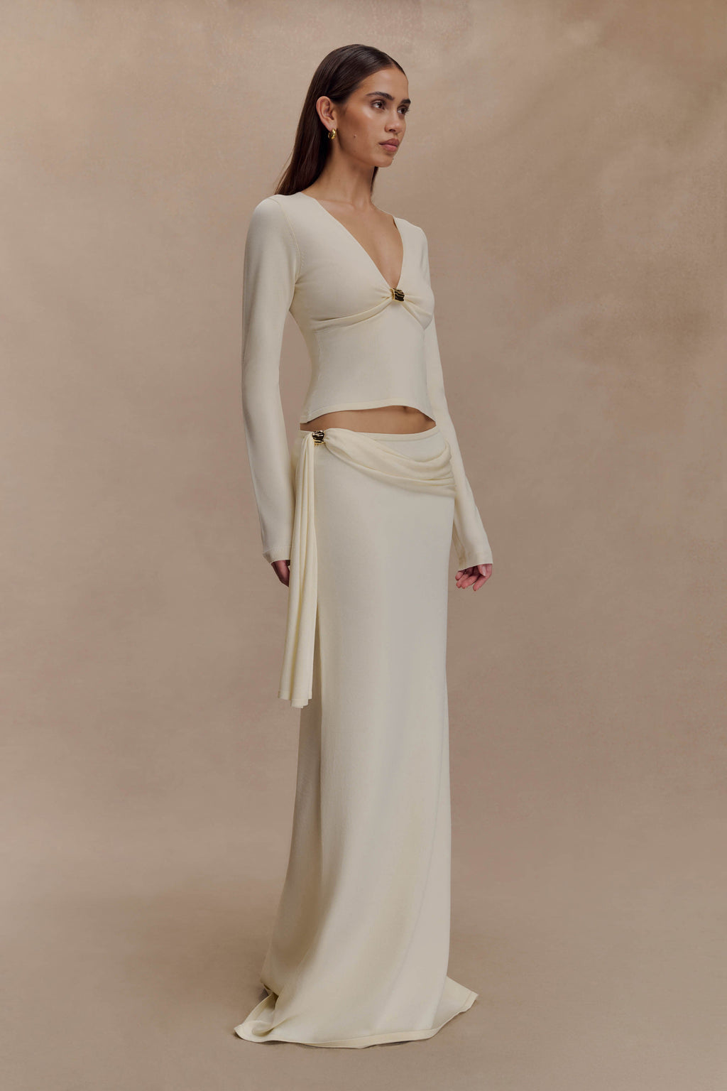 Miraby Front Ruched Knit Long Sleeve Top in Ivory – Chic&Drifts
