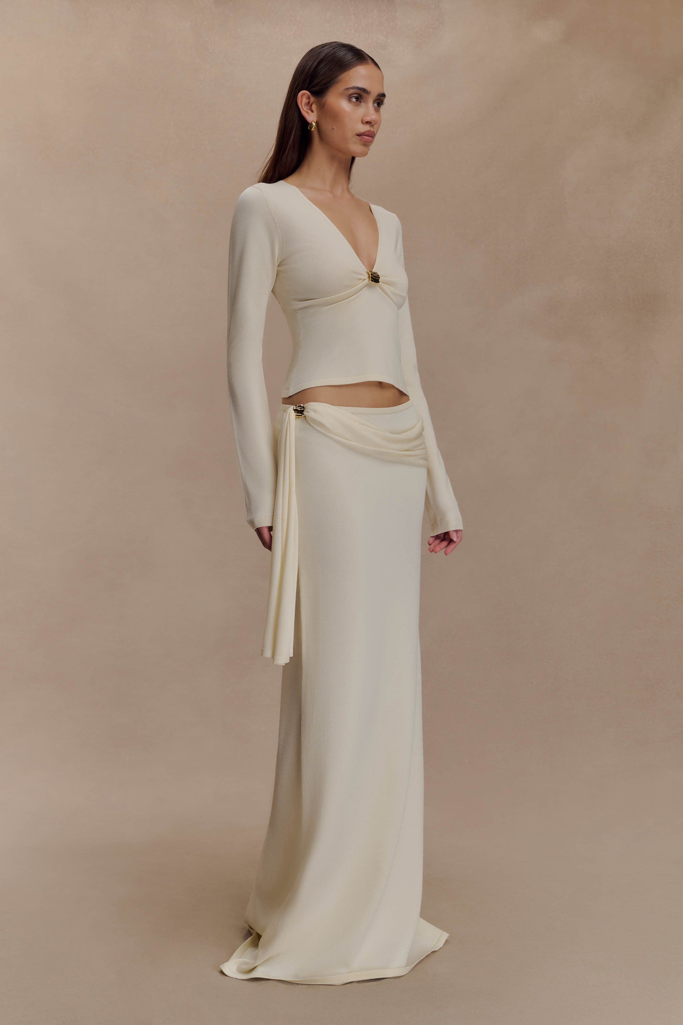 Miraby Front Ruched Knit Long Sleeve Top in Ivory – Chic&Drifts