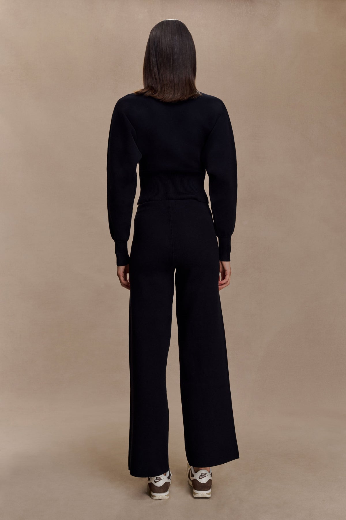 Kerrymae Straight Leg Knit Trousers in Black – Chic&Drifts
