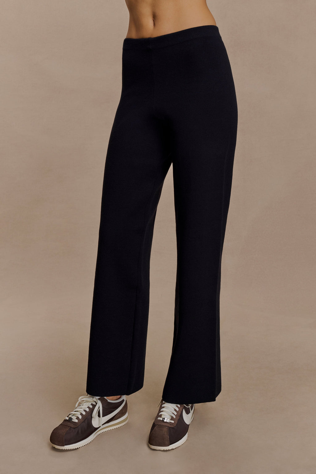 Kerrymae Straight Leg Knit Trousers in Black – Chic&Drifts