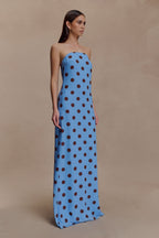 Amaya Strapless Chiffon Maxi Dress in Blue Polka Dot – Chic&Drifts