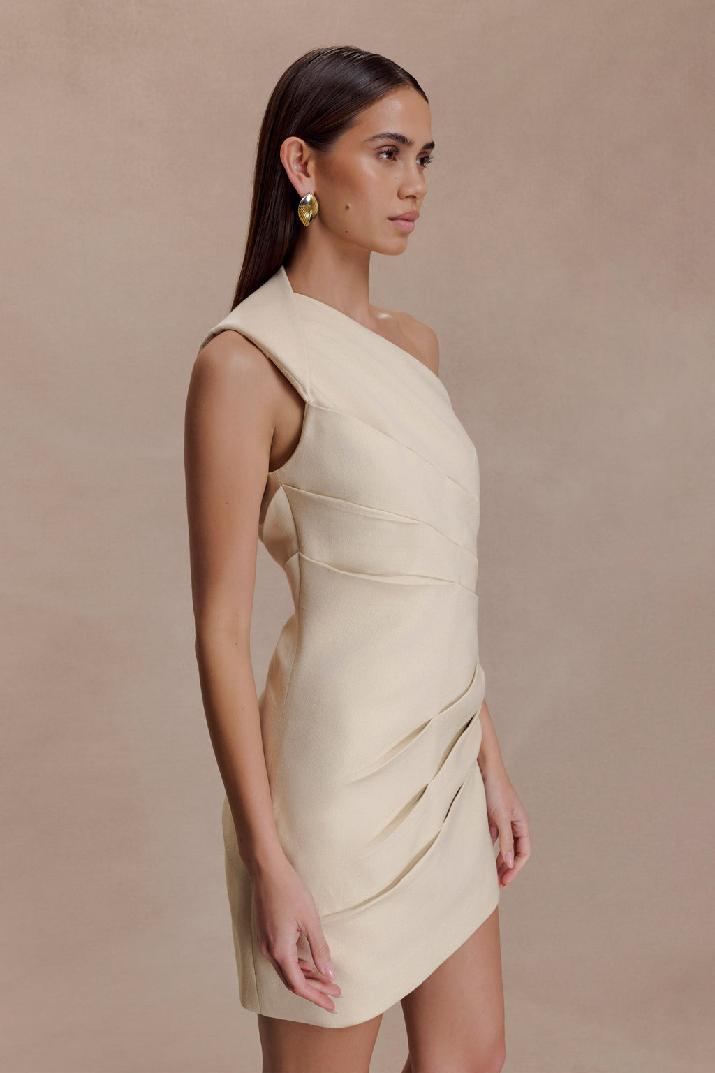Helena One Shoulder Linen Mini Dress in Natural Beige – Chic&Drifts