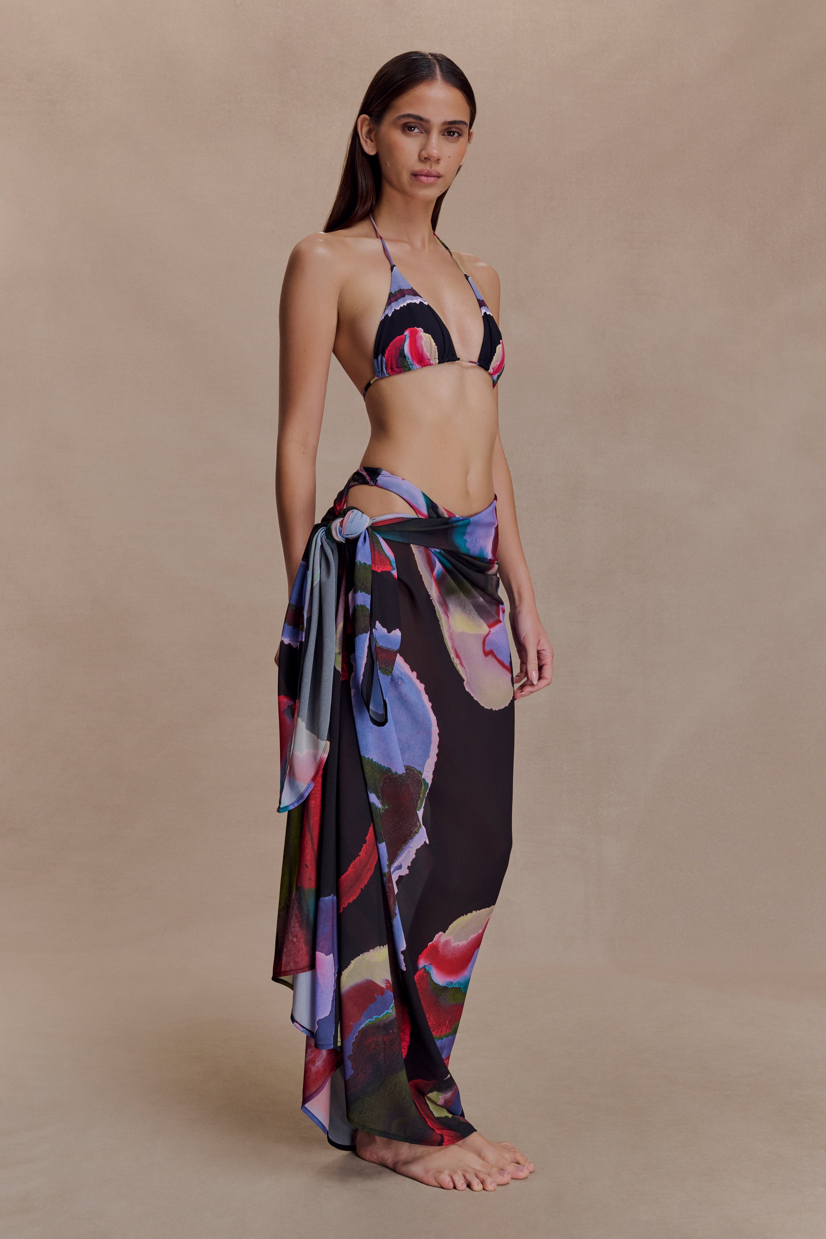 Evie Chiffon Sarong in Multi Fluid Reverie Print – Chic&Drifts