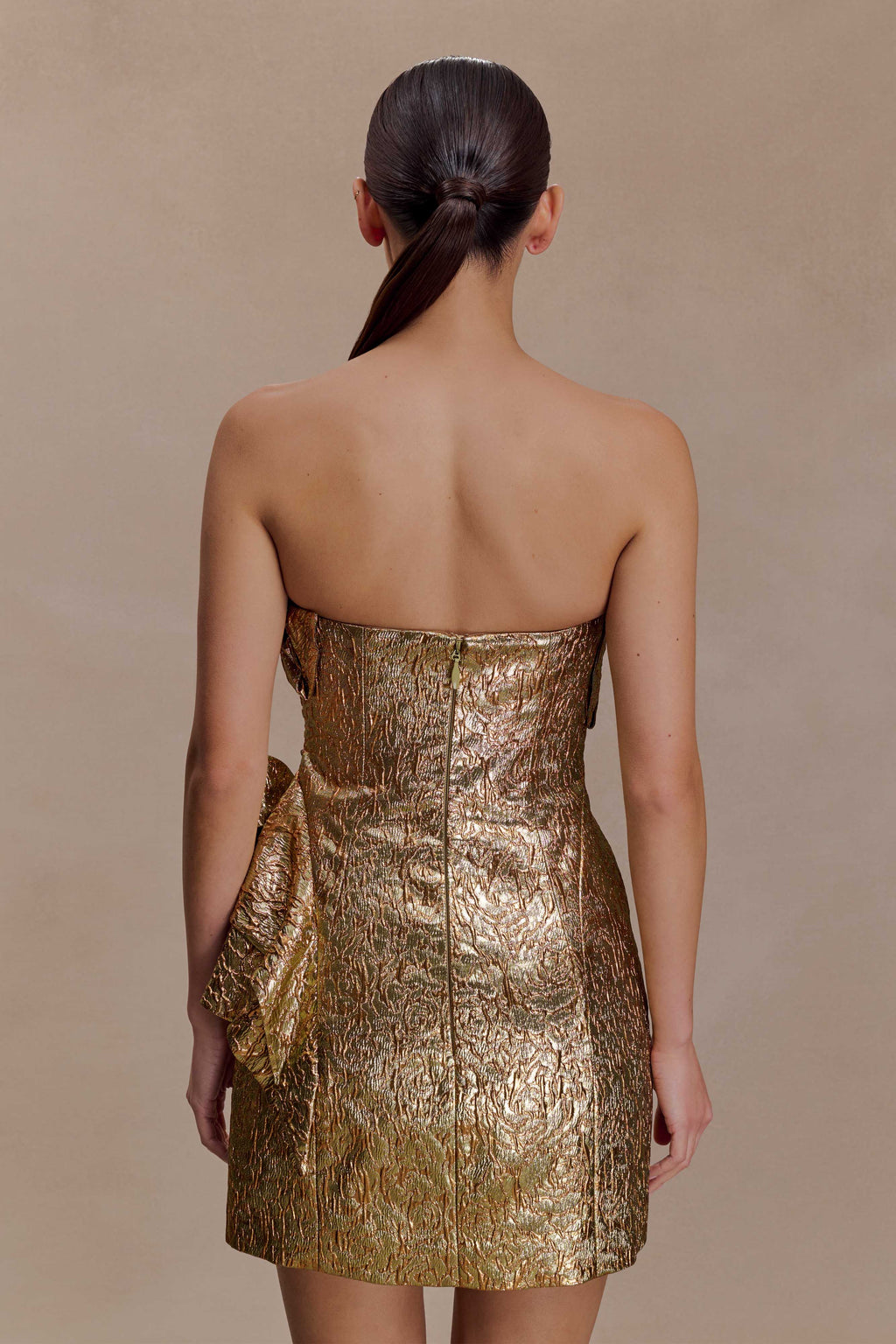 Sadie Structured Mini Dress in Gold – Chic&Drifts