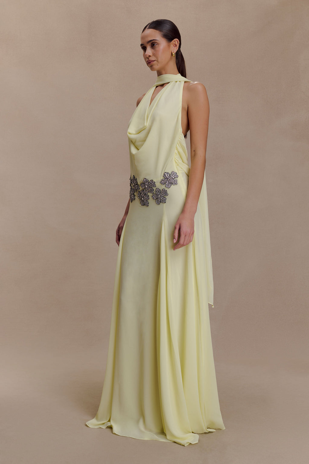 Santal Floral Chiffon Halter Maxi Dress in Black – Chic&Drifts