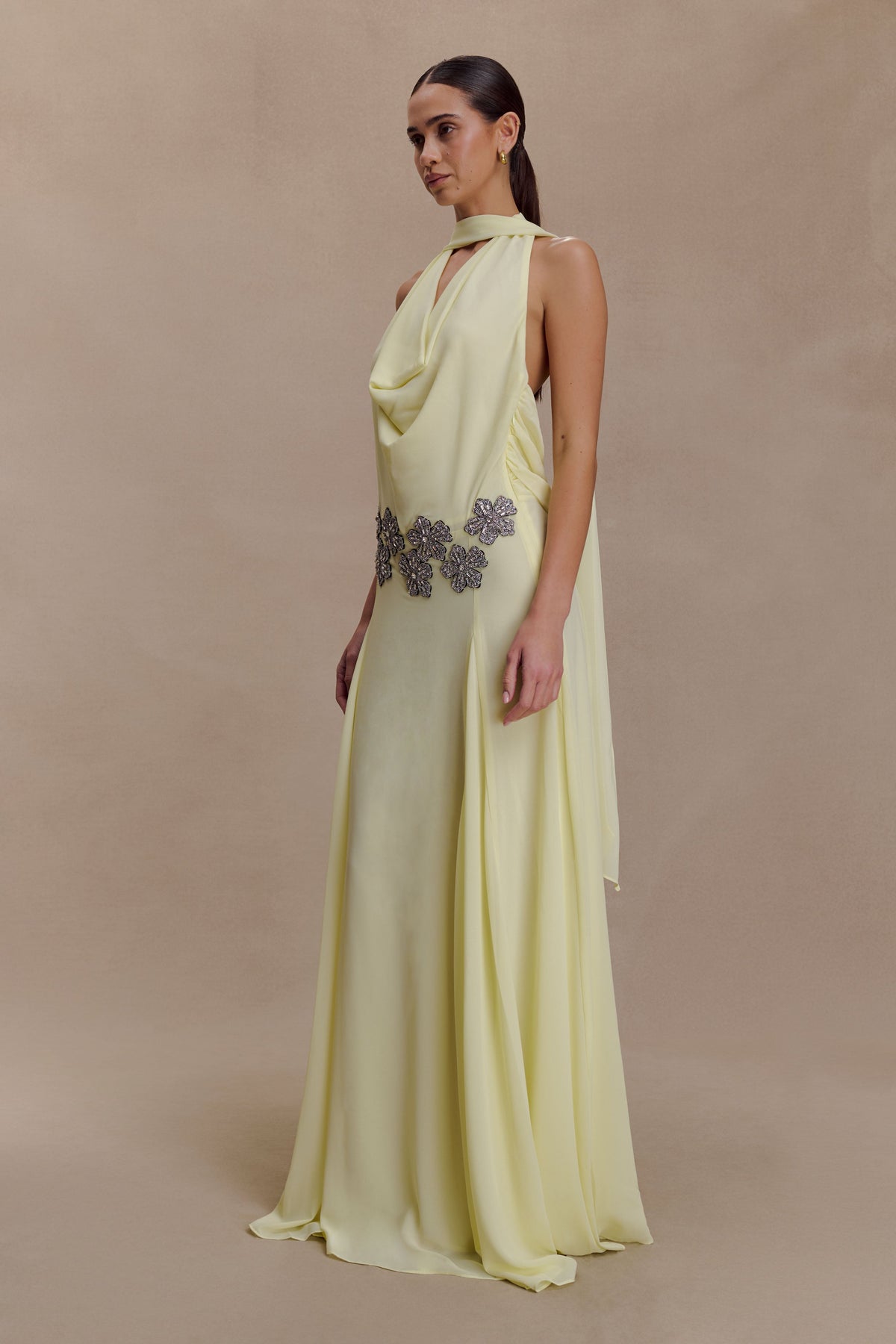 Santal Floral Chiffon Halter Maxi Dress in Black – Chic&Drifts
