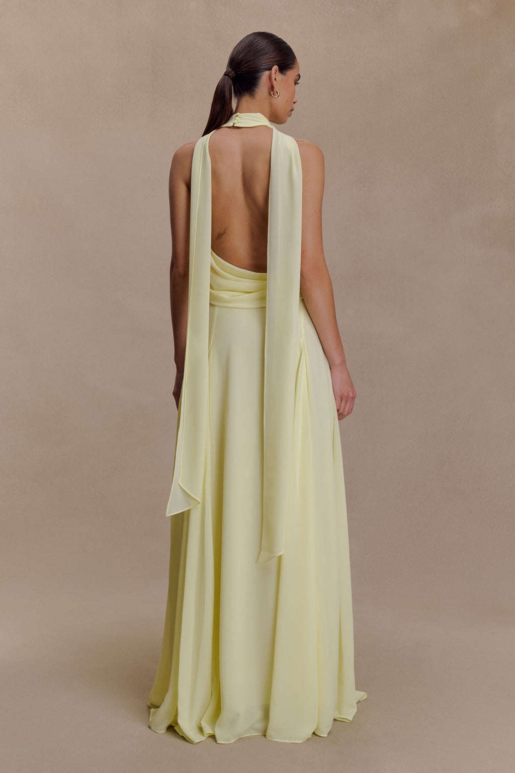 Santal Floral Chiffon Halter Maxi Dress in Black – Chic&Drifts