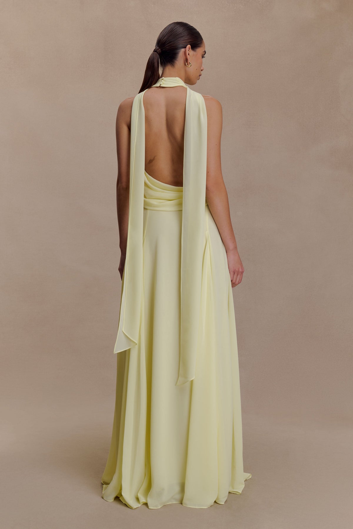 Santal Floral Chiffon Halter Maxi Dress in Black – Chic&Drifts