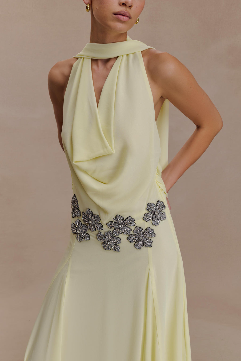 Santal Floral Chiffon Halter Maxi Dress in Black – Chic&Drifts